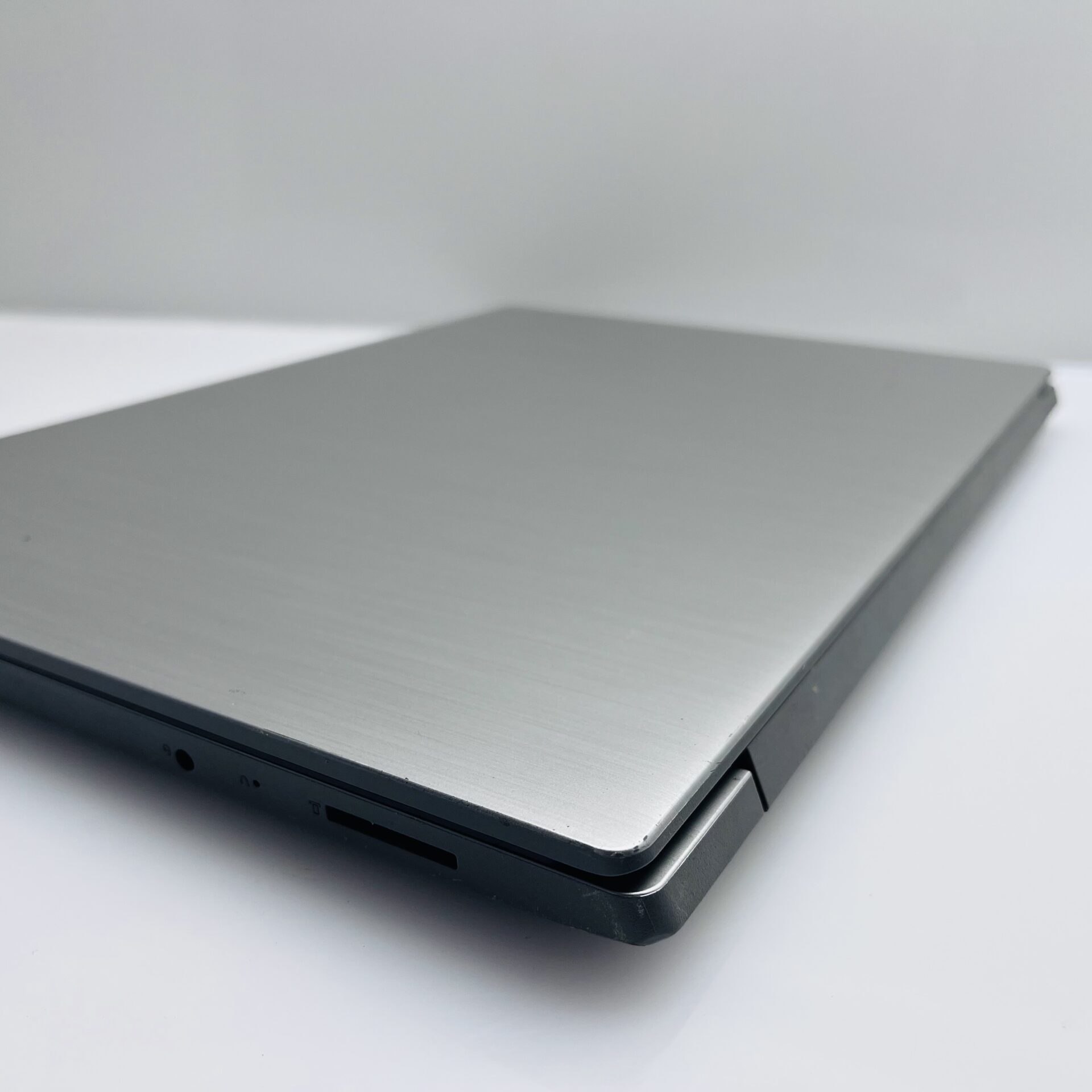 Lenovo IdeaPad 3 15IML05 10th Gen “Core i5” 1.60GHz 8GB RAM 128GB