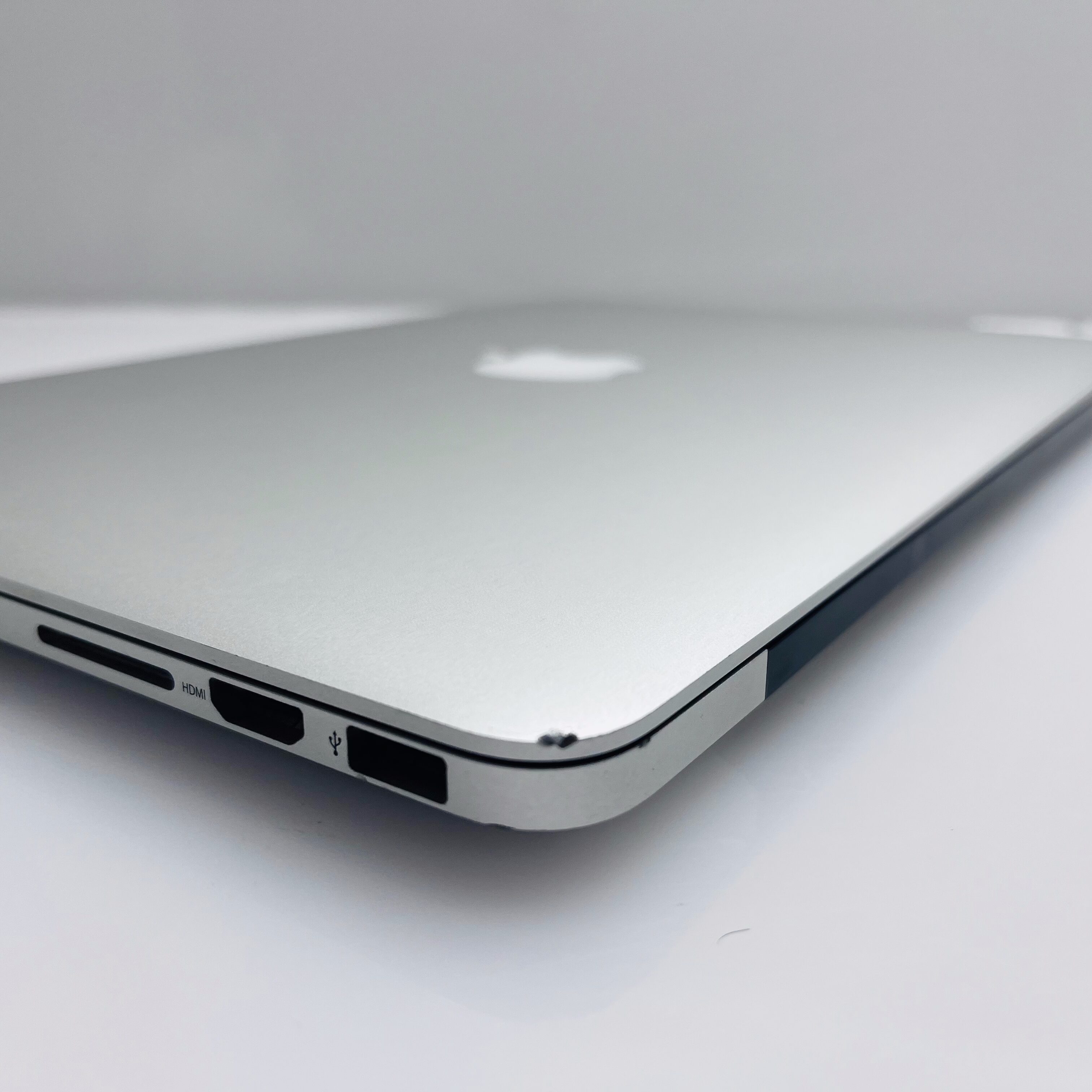 MacBook Pro 13-Inch “Core i5” 2.40 GHz 8GB RAM 256GB SSD (Late 2013) Silver - Image 9