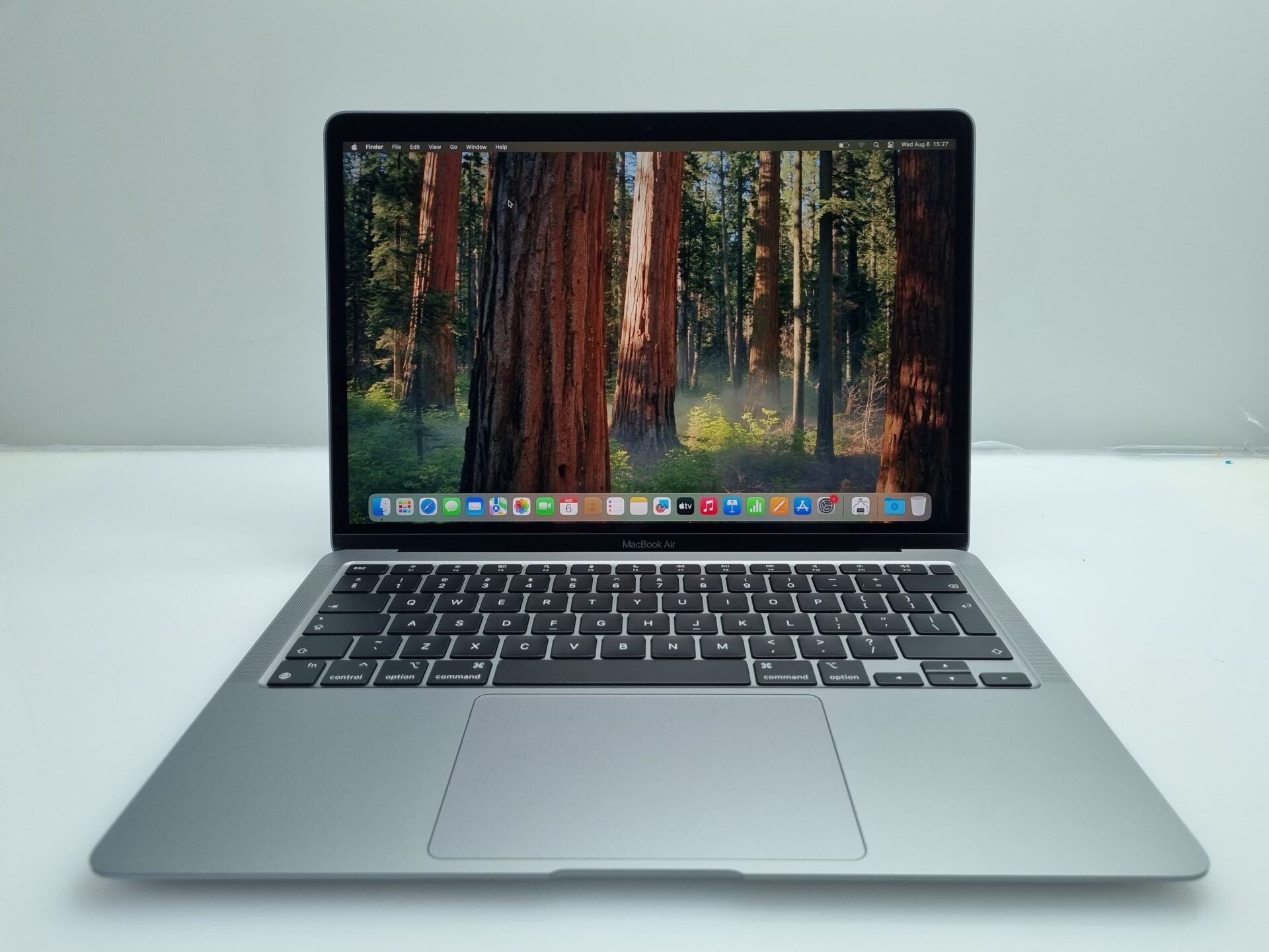 MacBook Air “M1” 13-Inch 8GPU/7CPU (2020) 8GB RAM 256GB SSD Space Gray (12 Month Warranty) - Mint Condition - Image 3