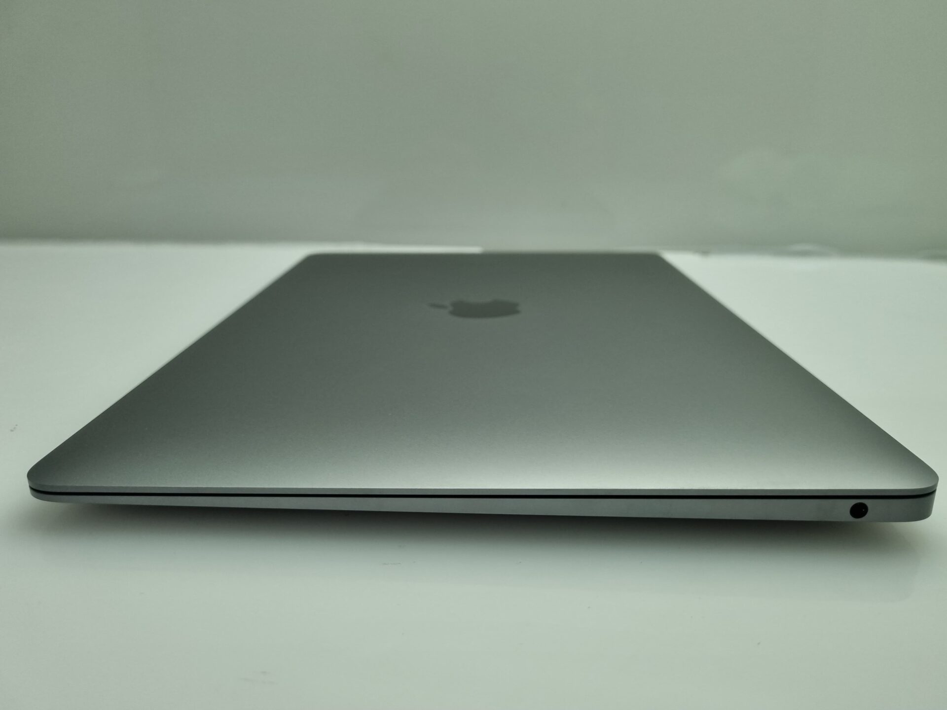 MacBook Air “M1” 13-Inch 8GPU/7CPU (2020) 8GB RAM 256GB SSD Space Gray (12 Month Warranty) - Mint Condition - Image 6