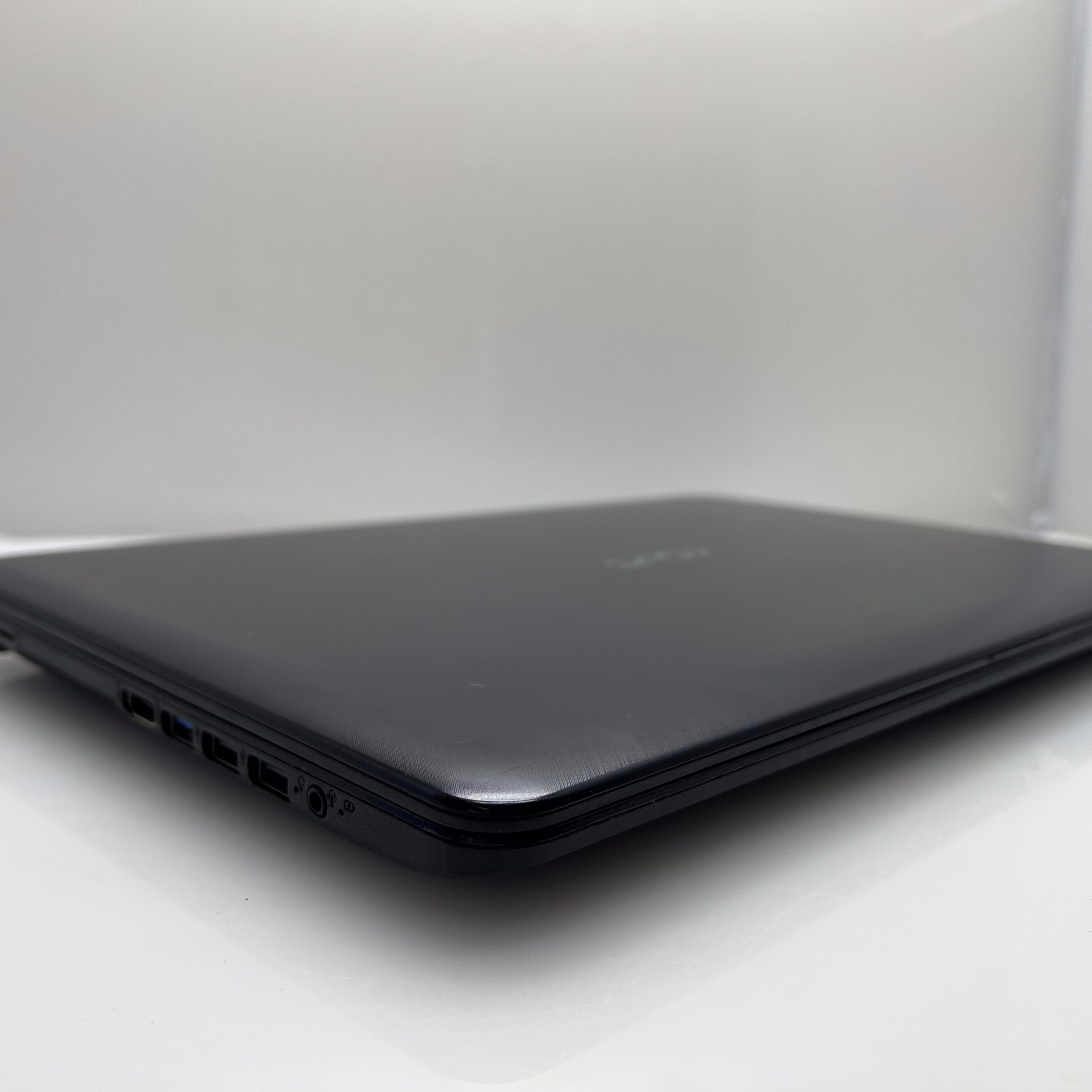 Asus X543U "Core i7" 1.80GHz 8GB RAM 256GB SSD Black - Bright Spots - Image 7