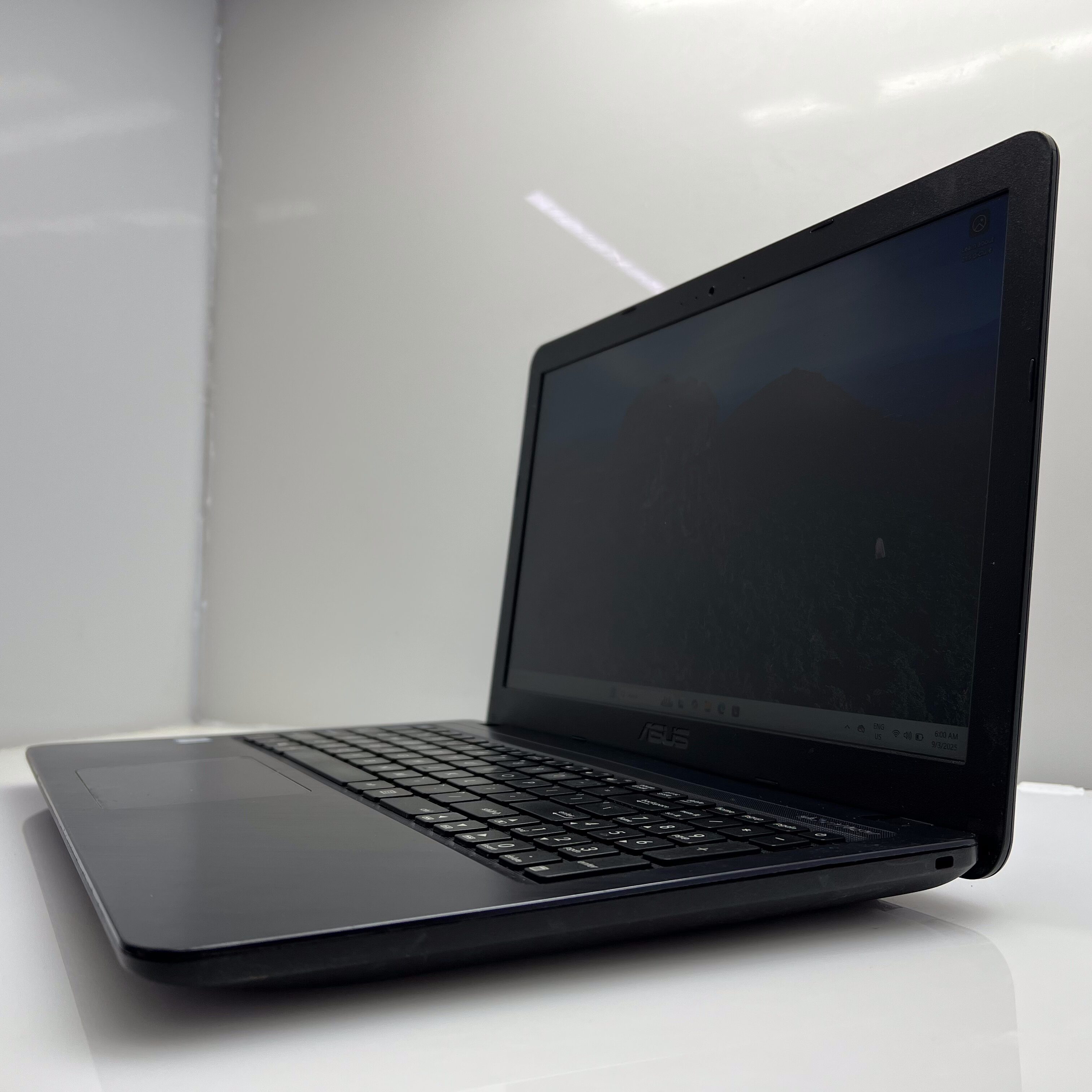 Asus X543U "Core i7" 1.80GHz 8GB RAM 256GB SSD Black - Bright Spots - Image 6