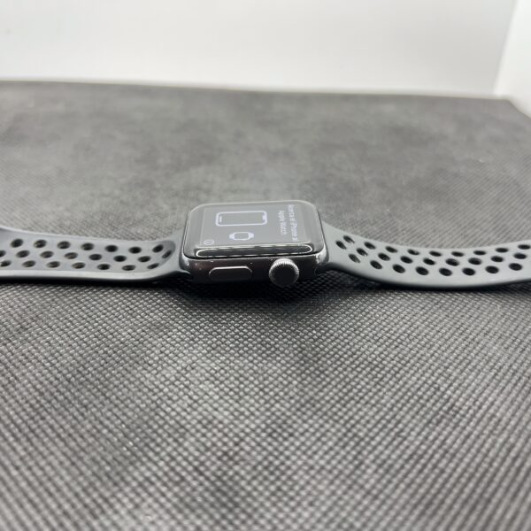 Apple Watch Series 3 Nike Straps 38mm GPS Only Space Grey - Image 8