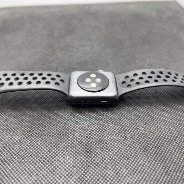 Apple Watch Series 3 Nike Straps 38mm GPS Only Space Grey - Image 6