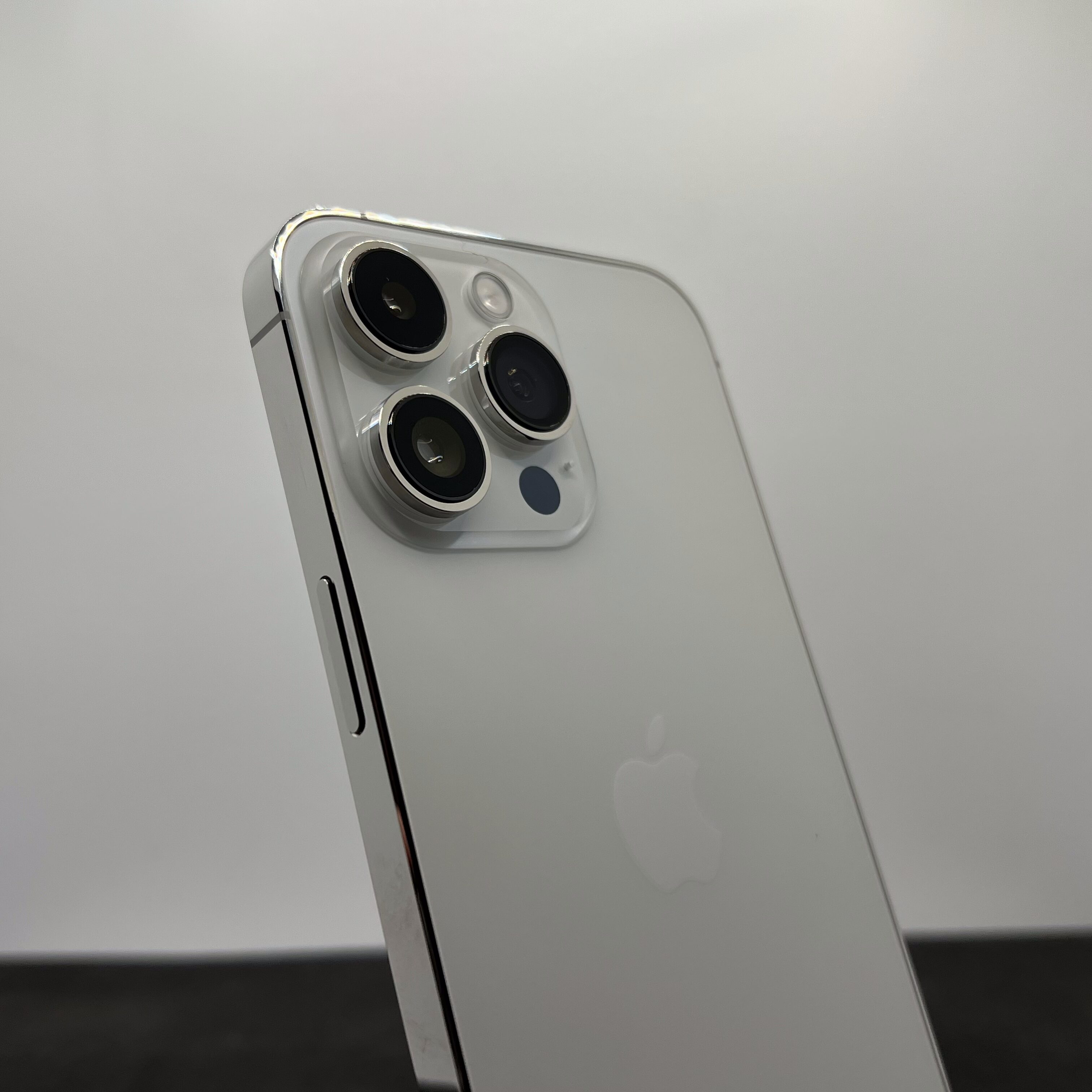 Apple iPhone 14 Pro Max 128GB Silver (12 Month Warranty) - No Face ID - Image 10