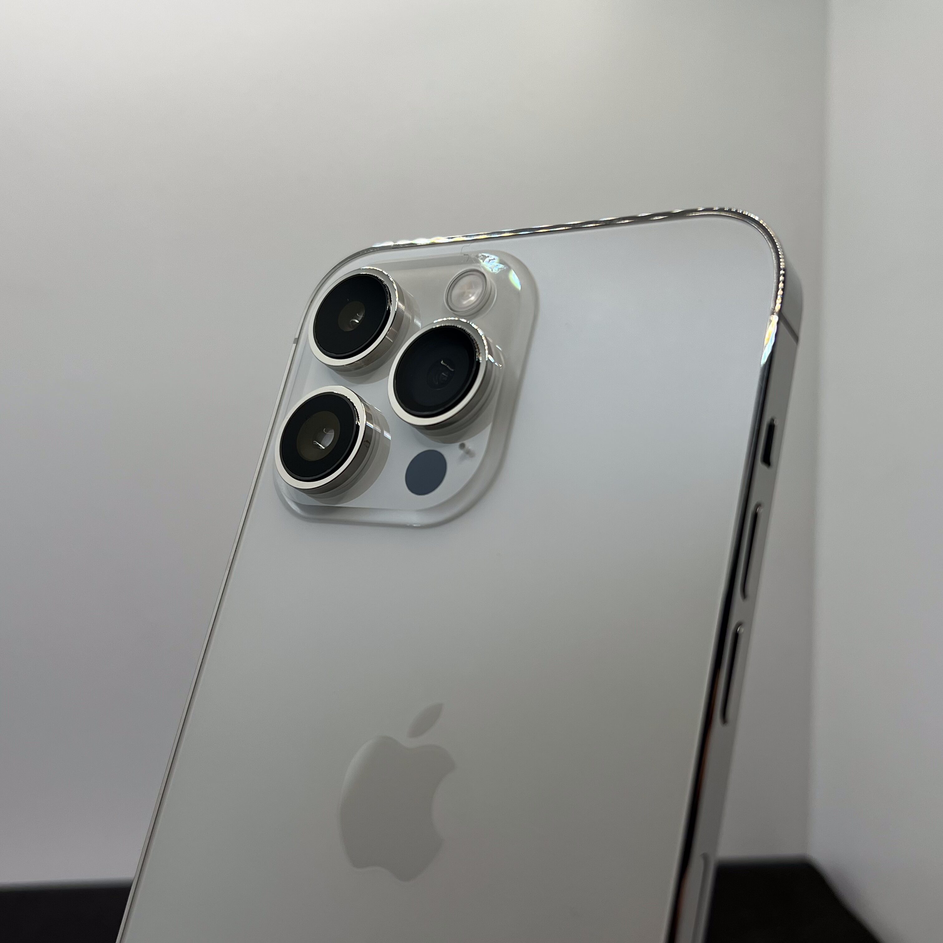Apple iPhone 14 Pro Max 128GB Silver (12 Month Warranty) - No Face ID - Image 11