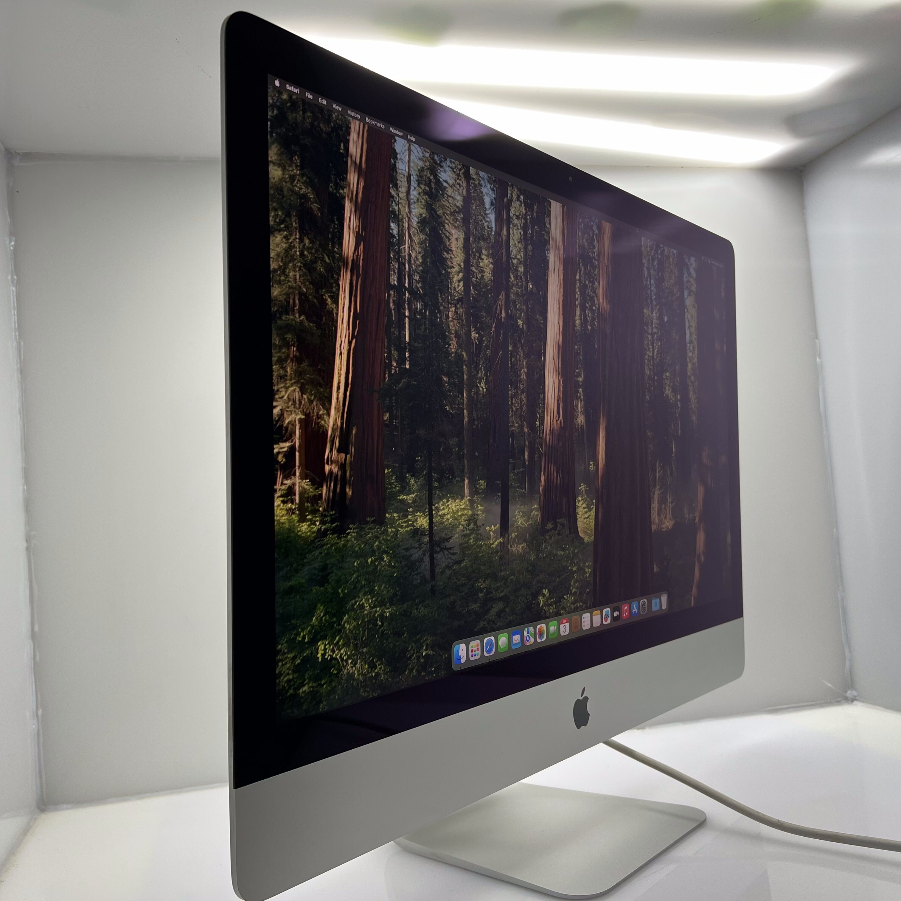 Apple iMac 27-Inch “Core i5” 8GB RAM 256GB SSD (Late 2020) +