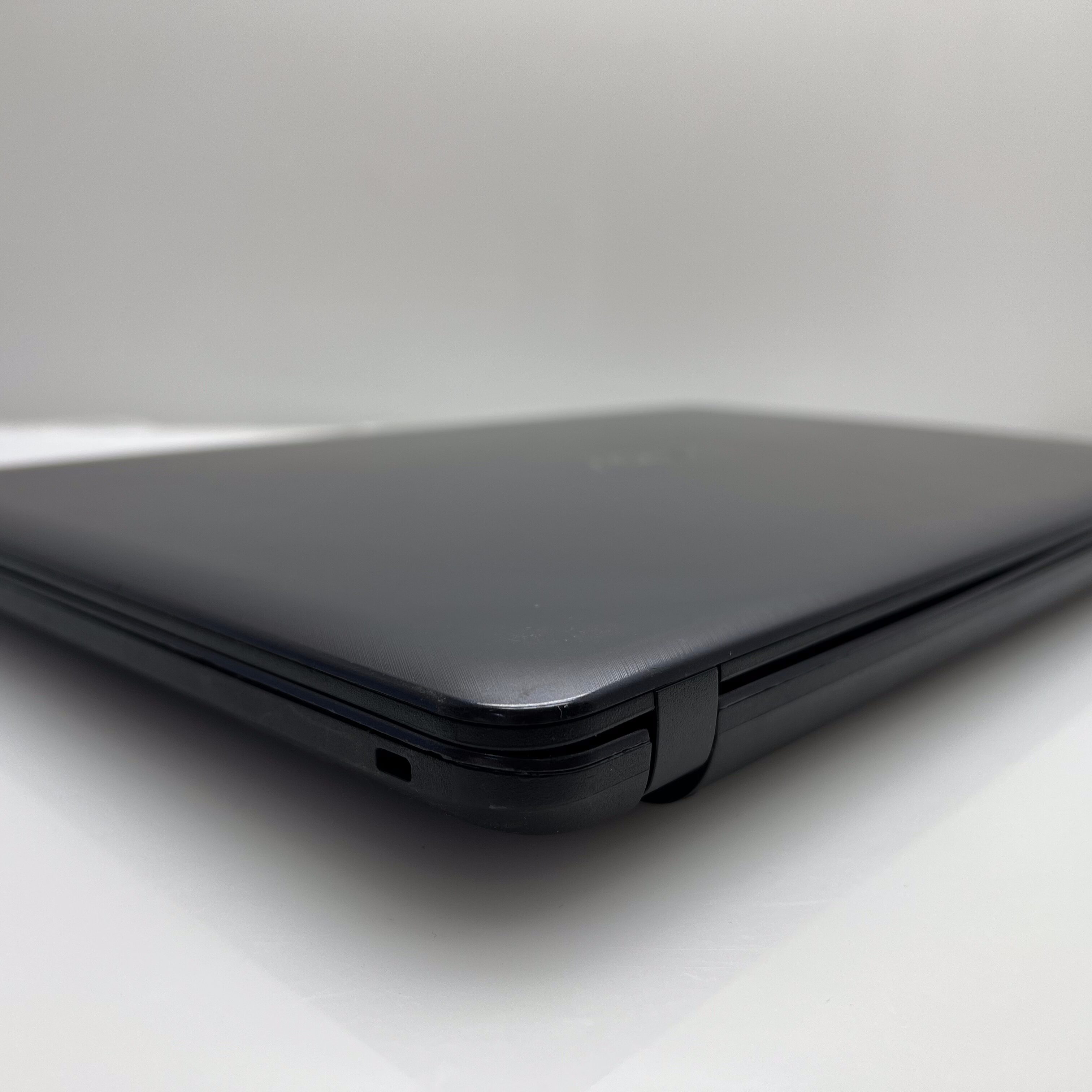 Asus X543U "Core i7" 1.80GHz 8GB RAM 256GB SSD Black - Bright Spots - Image 9