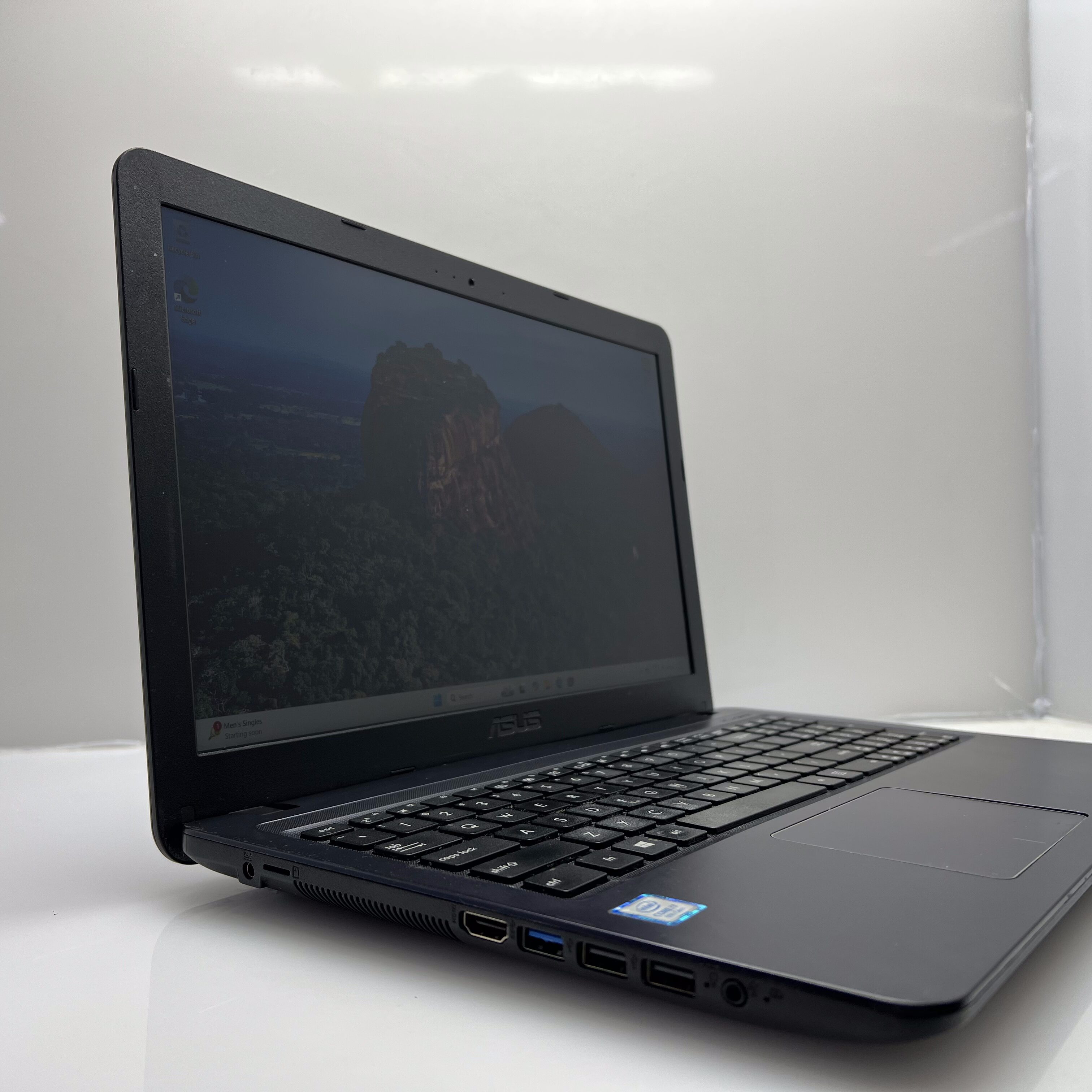 Asus X543U "Core i7" 1.80GHz 8GB RAM 256GB SSD Black - Bright Spots - Image 5