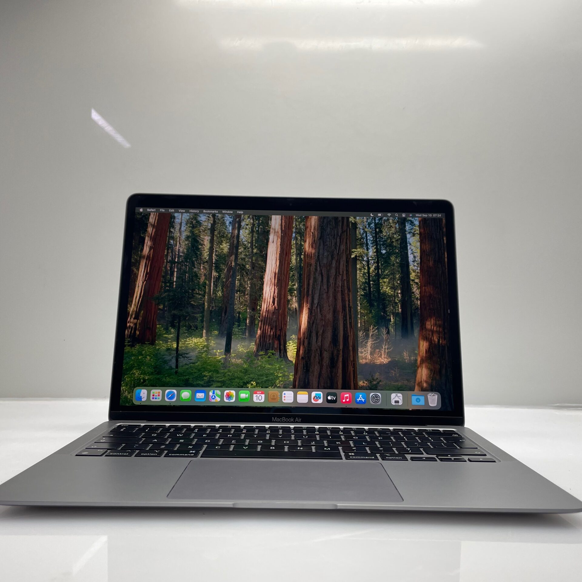 Apple MacBook Air "M1" 8 CPU/ 8 GPU 13-Inch (2020) 8GB RAM 256GB SSD Silver (12 Month Warranty) - Image 3