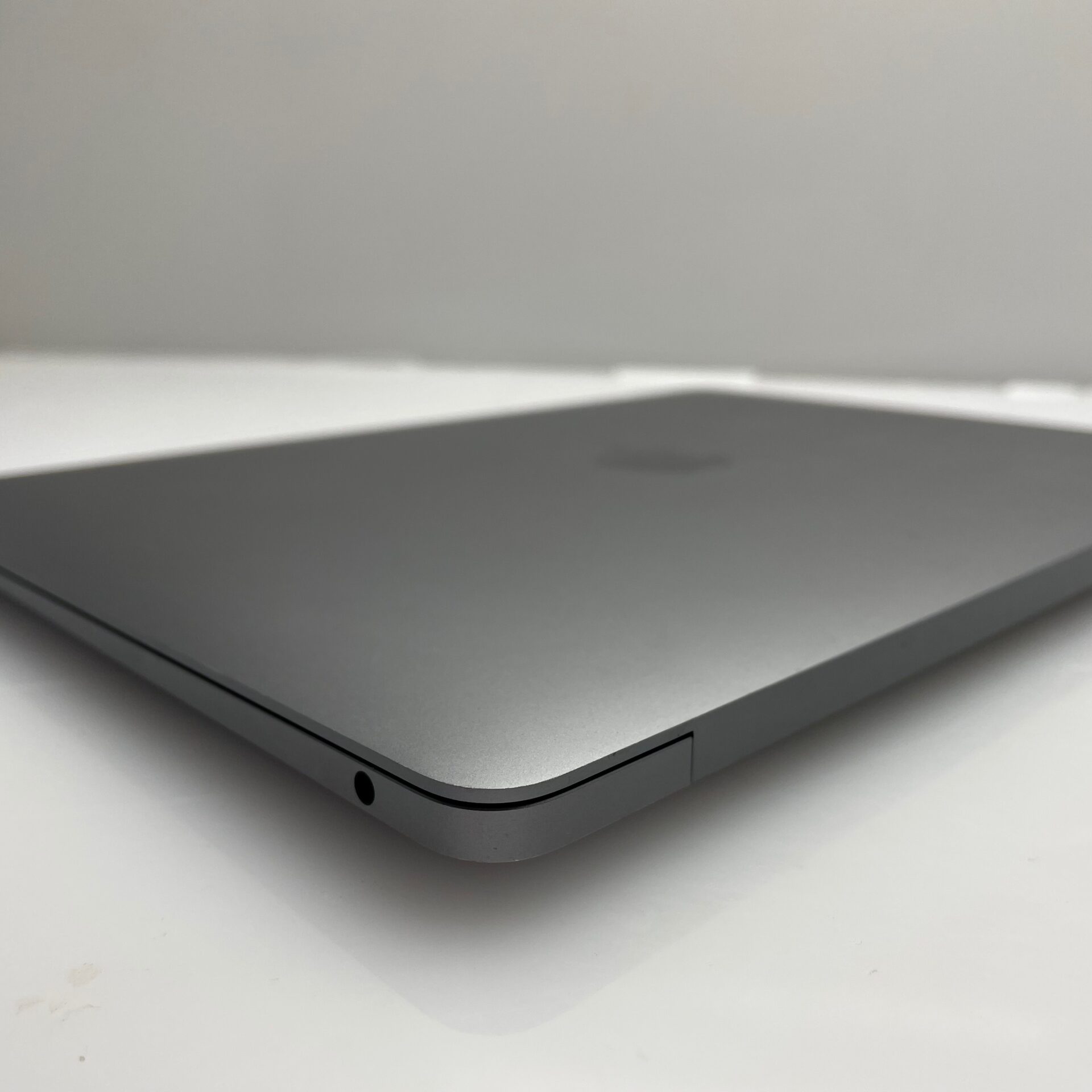 Apple MacBook Air "M1" 8 CPU/ 8 GPU 13-Inch (2020) 8GB RAM 256GB SSD Silver (12 Month Warranty) - Image 7