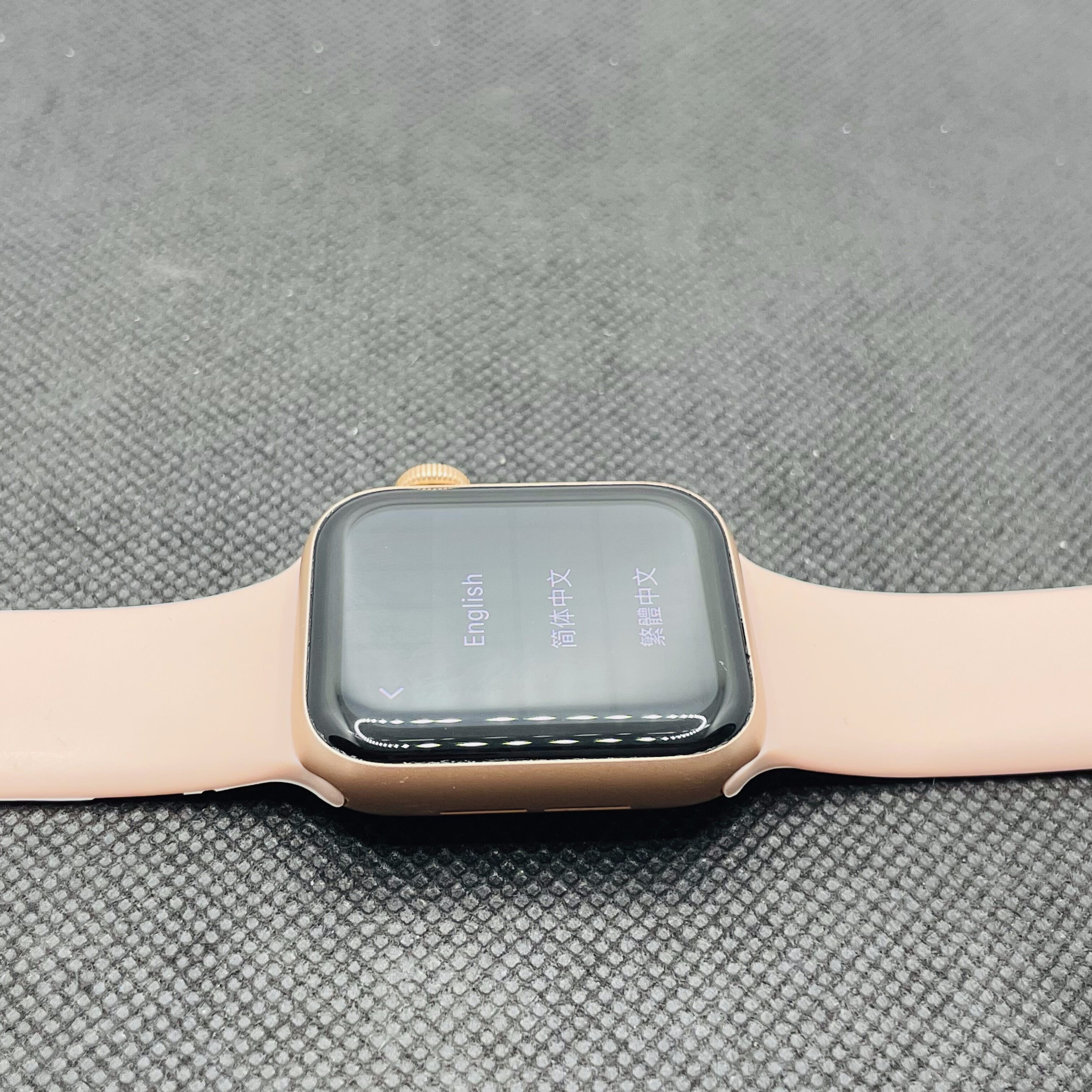 Apple Watch SE 1st Gen 40mm GPS Only Rose Gold (3 Month Warranty) - Image 3