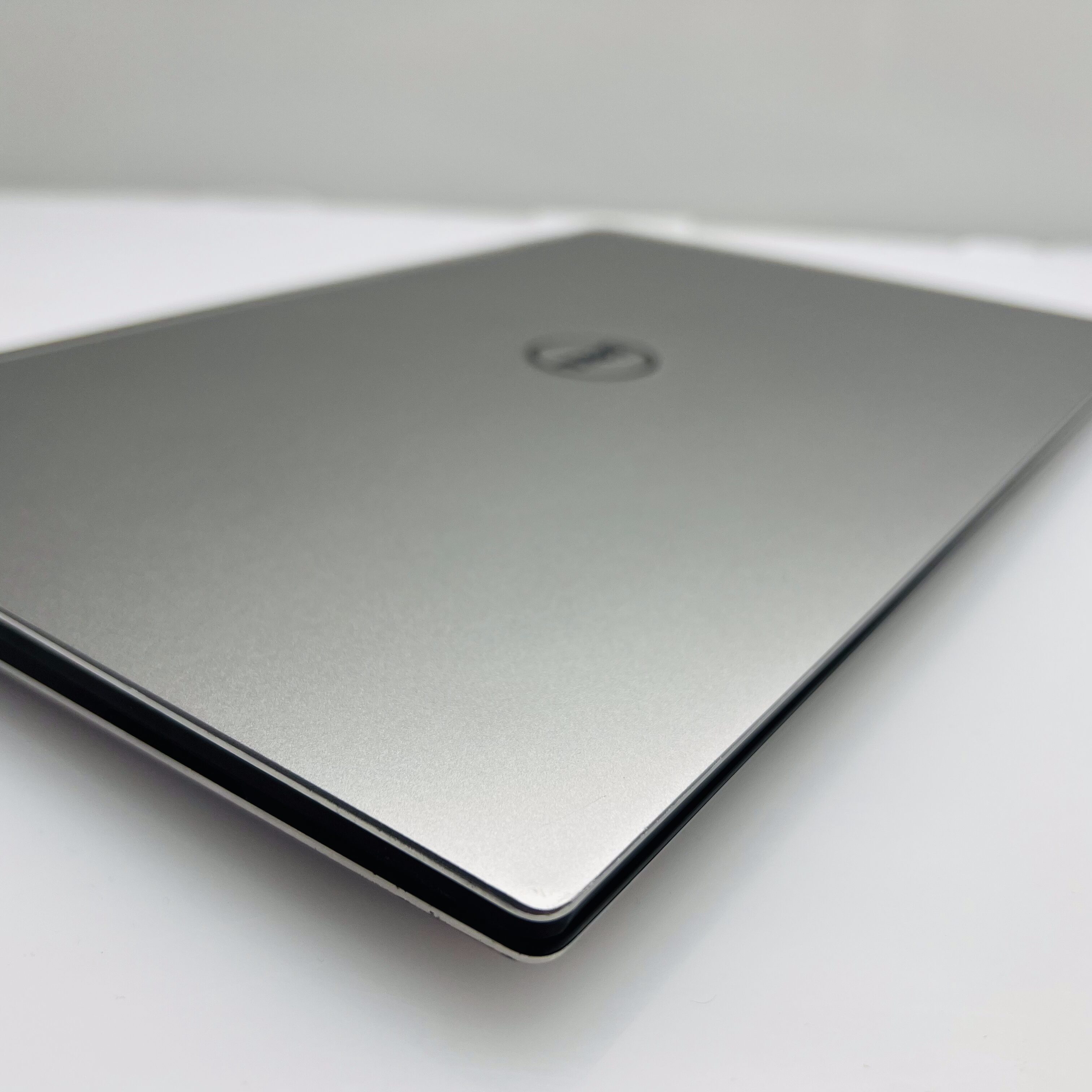 Dell XPS 13 9365 VP9G1 7th Gen 1.20GHz 
