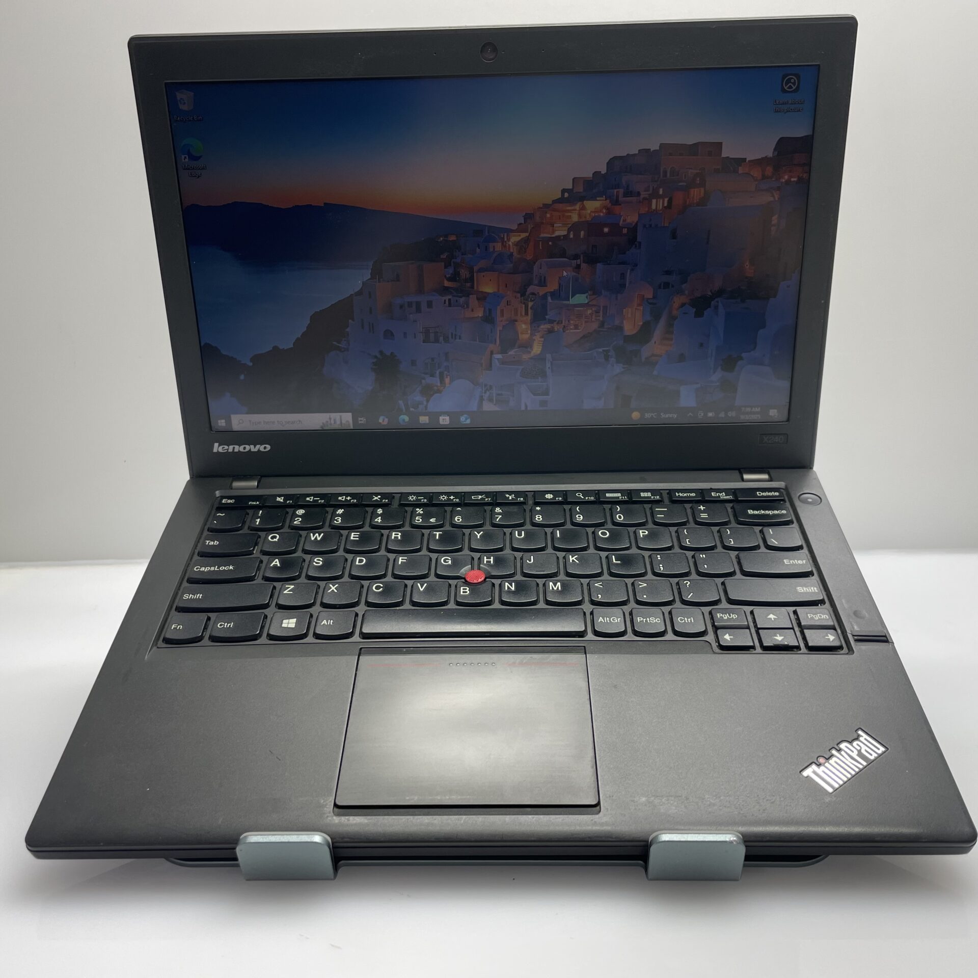 Lenovo ThinkPad X250 UltraBook "Core i5" 8GB RAM 1TB HDD + 16GB SSD Black - Bright Spots | Cracked Casing - Image 3