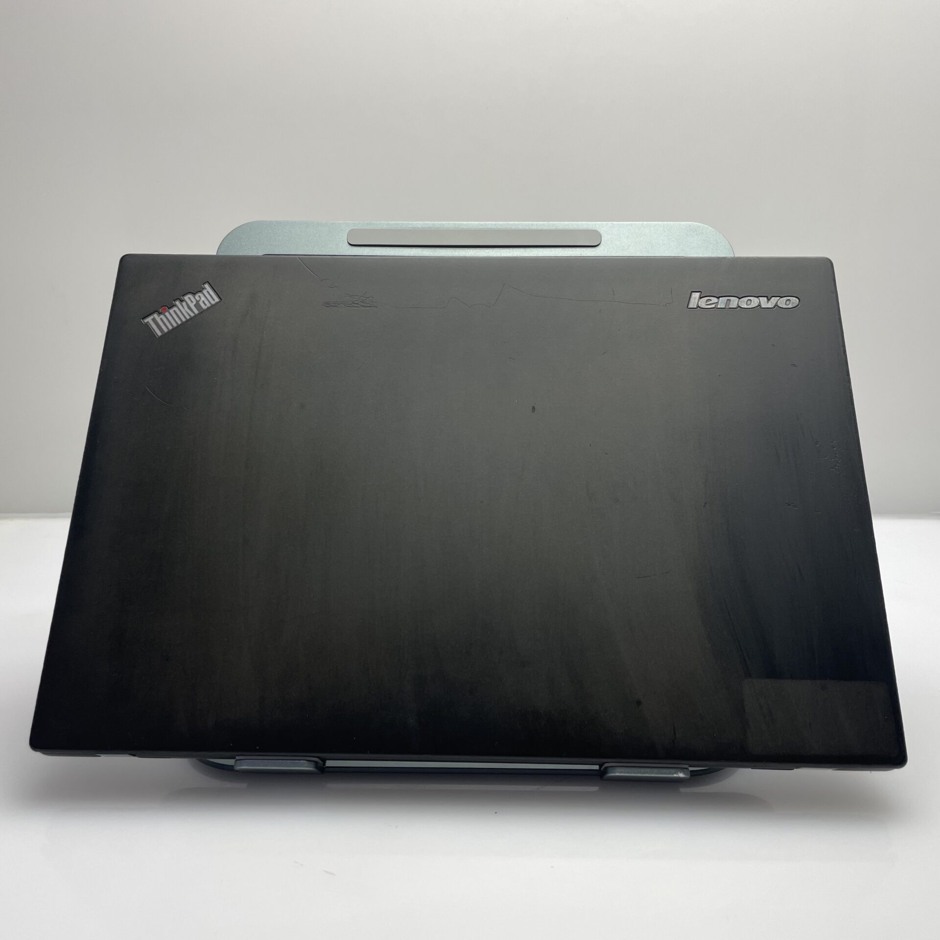 Lenovo ThinkPad X250 UltraBook "Core i5" 8GB RAM 1TB HDD + 16GB SSD Black - Bright Spots | Cracked Casing - Image 8