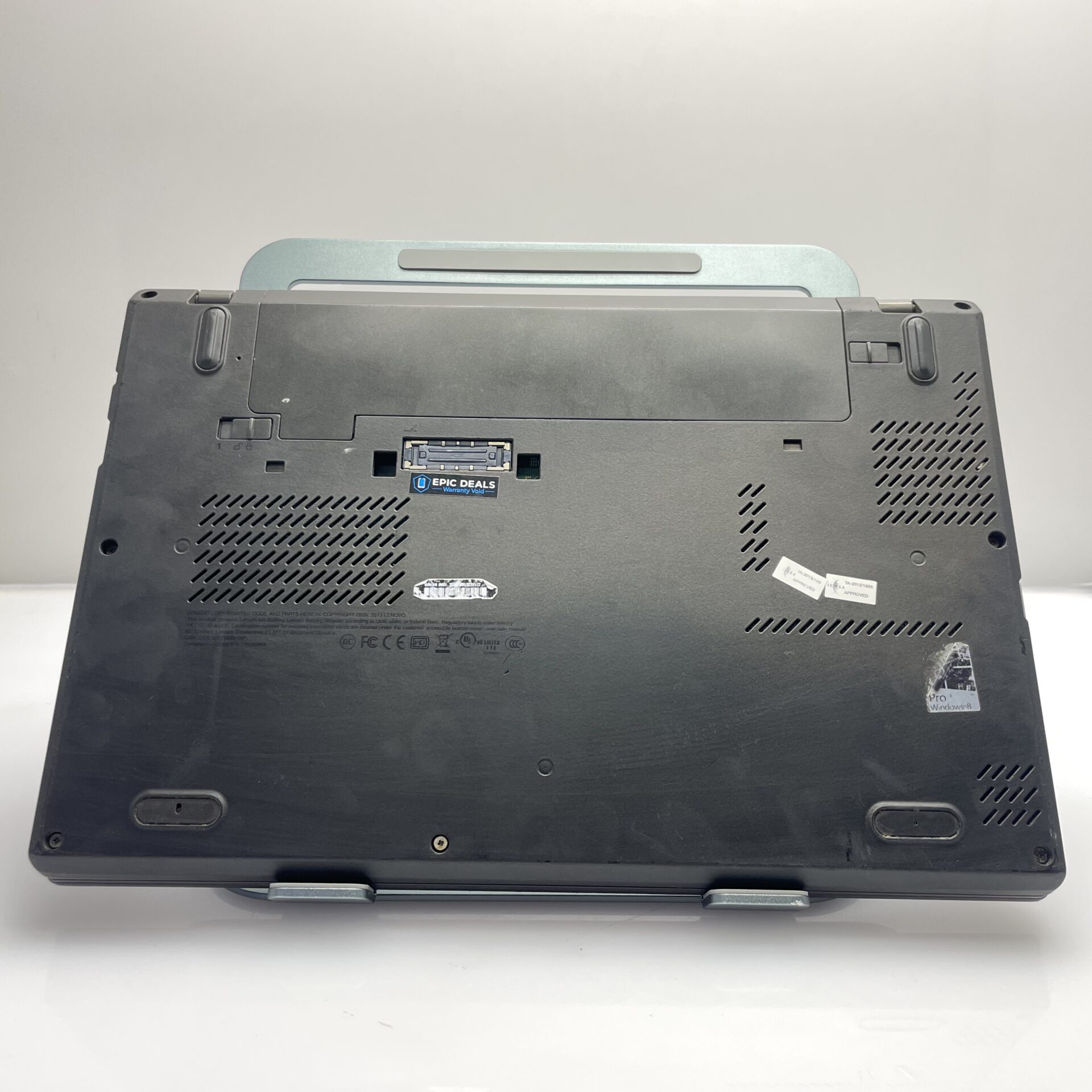 Lenovo ThinkPad X250 UltraBook "Core i5" 8GB RAM 1TB HDD + 16GB SSD Black - Bright Spots | Cracked Casing - Image 9