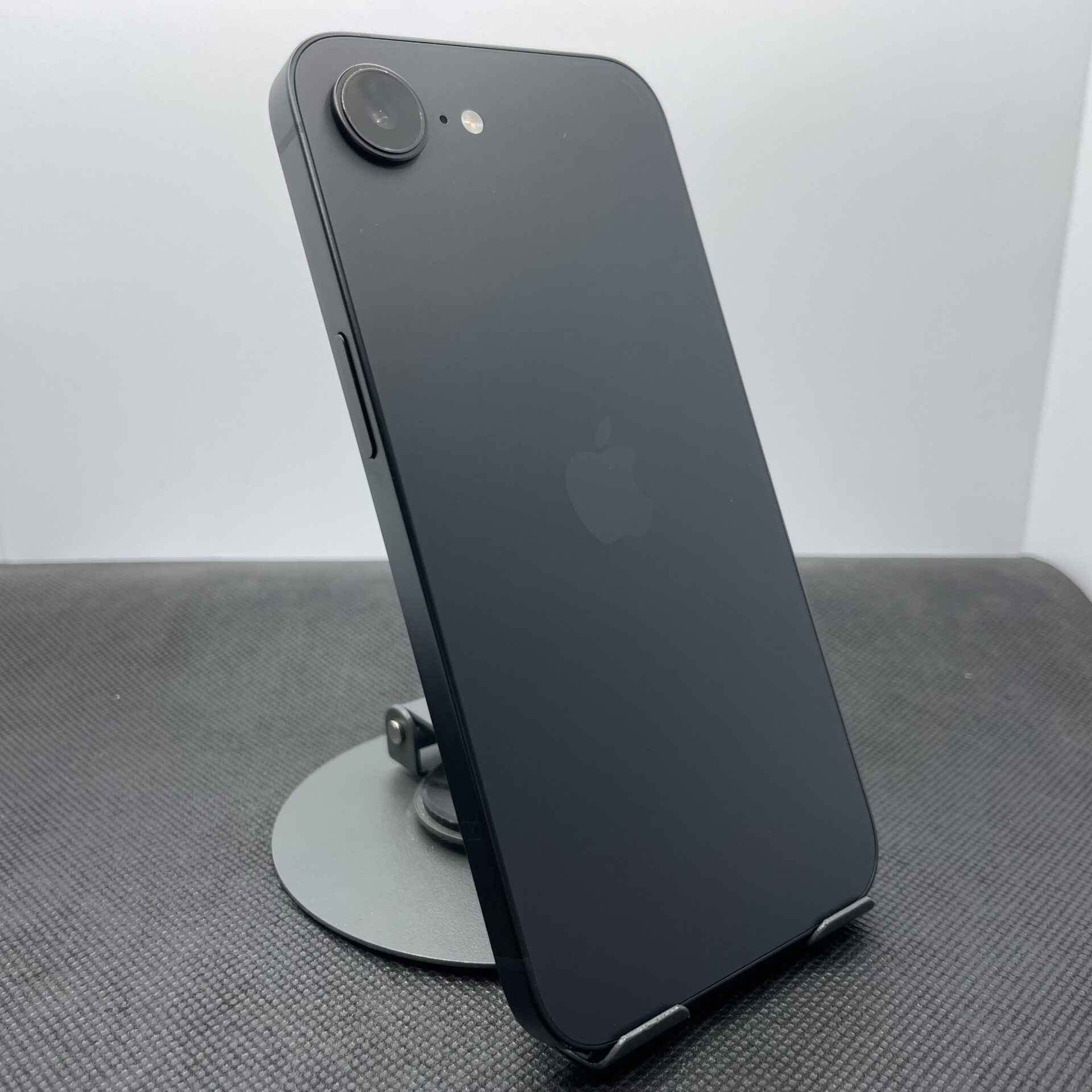 Apple iPhone 16e 128GB Black (2 Year Warranty) - Mint Condition - Image 7