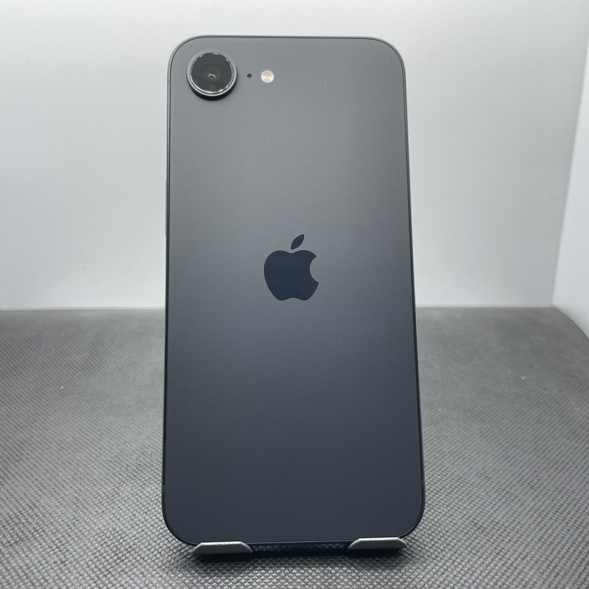 Apple iPhone 16e 128GB Black (2 Year Warranty) - Mint Condition - Image 8