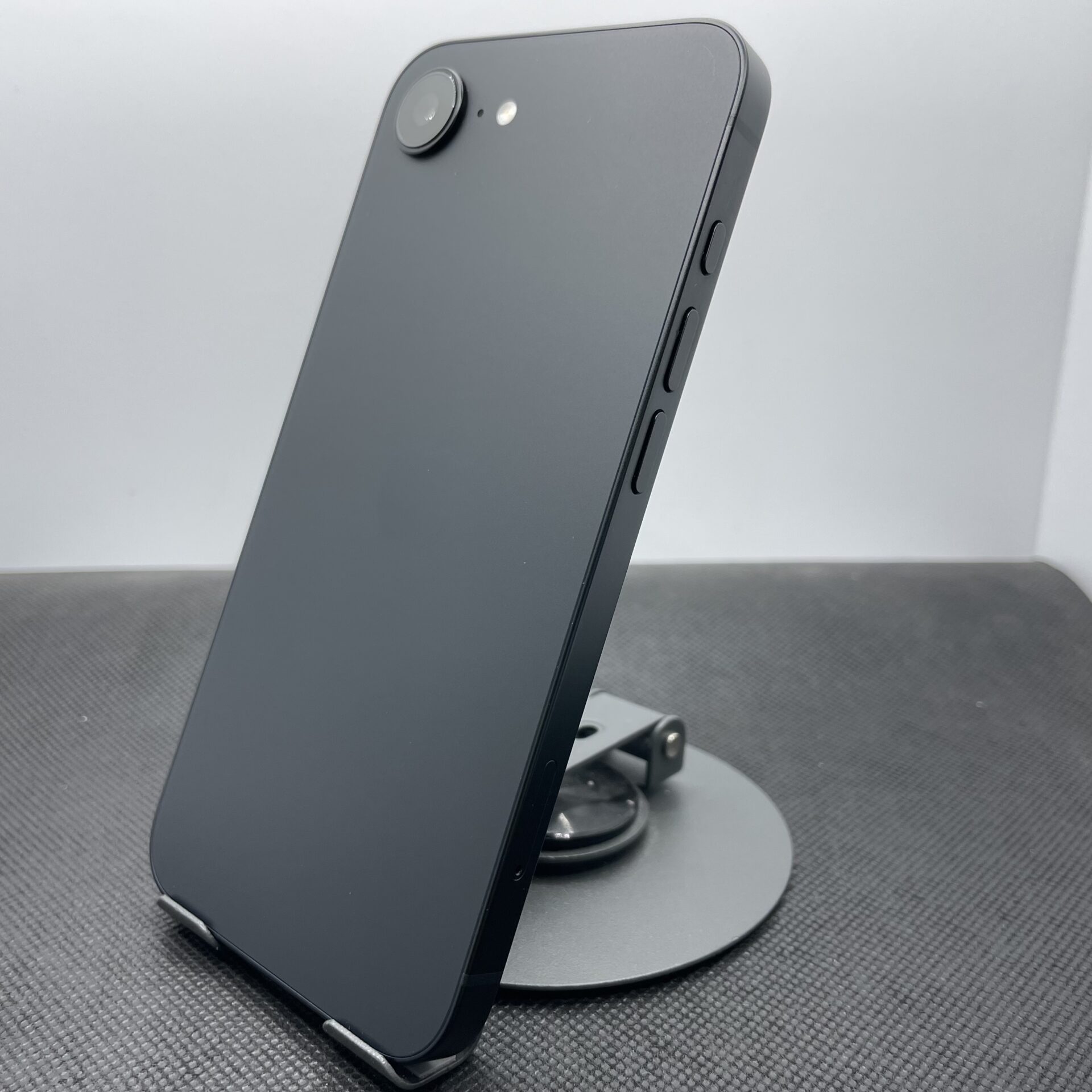 Apple iPhone 16e 128GB Black (2 Year Warranty) - Mint Condition - Image 9