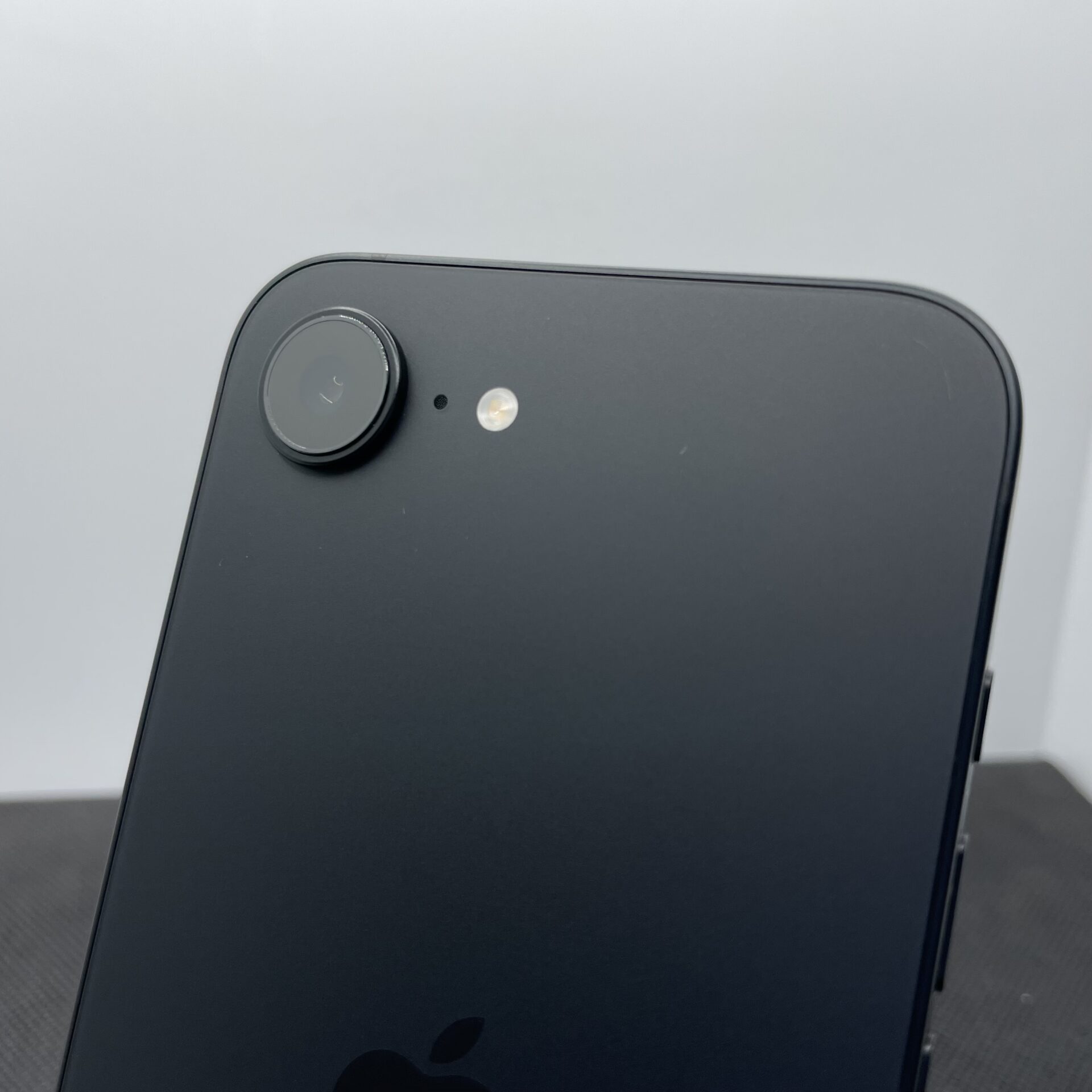Apple iPhone 16e 128GB Black (2 Year Warranty) - Mint Condition - Image 11