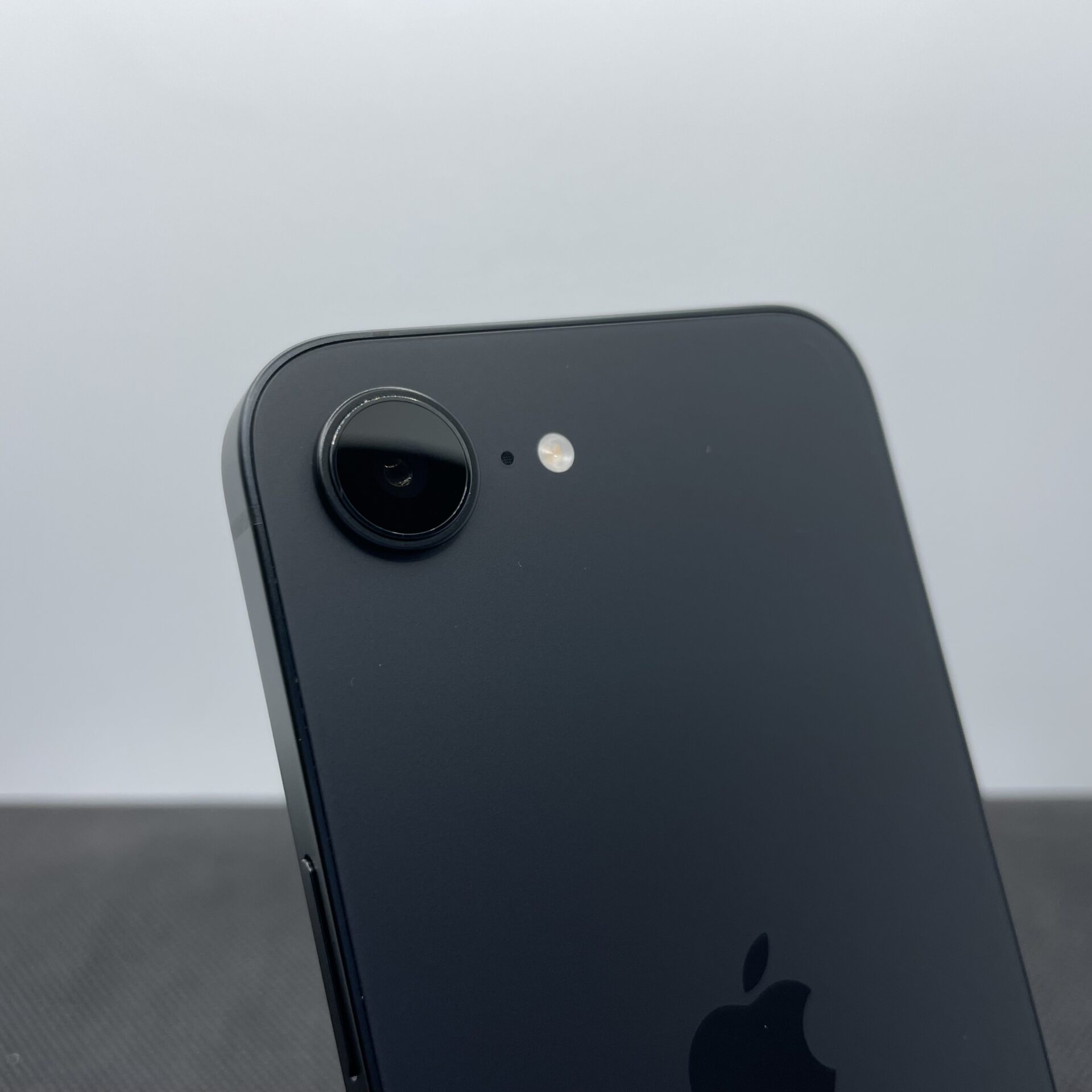 Apple iPhone 16e 128GB Black (2 Year Warranty) - Mint Condition - Image 10