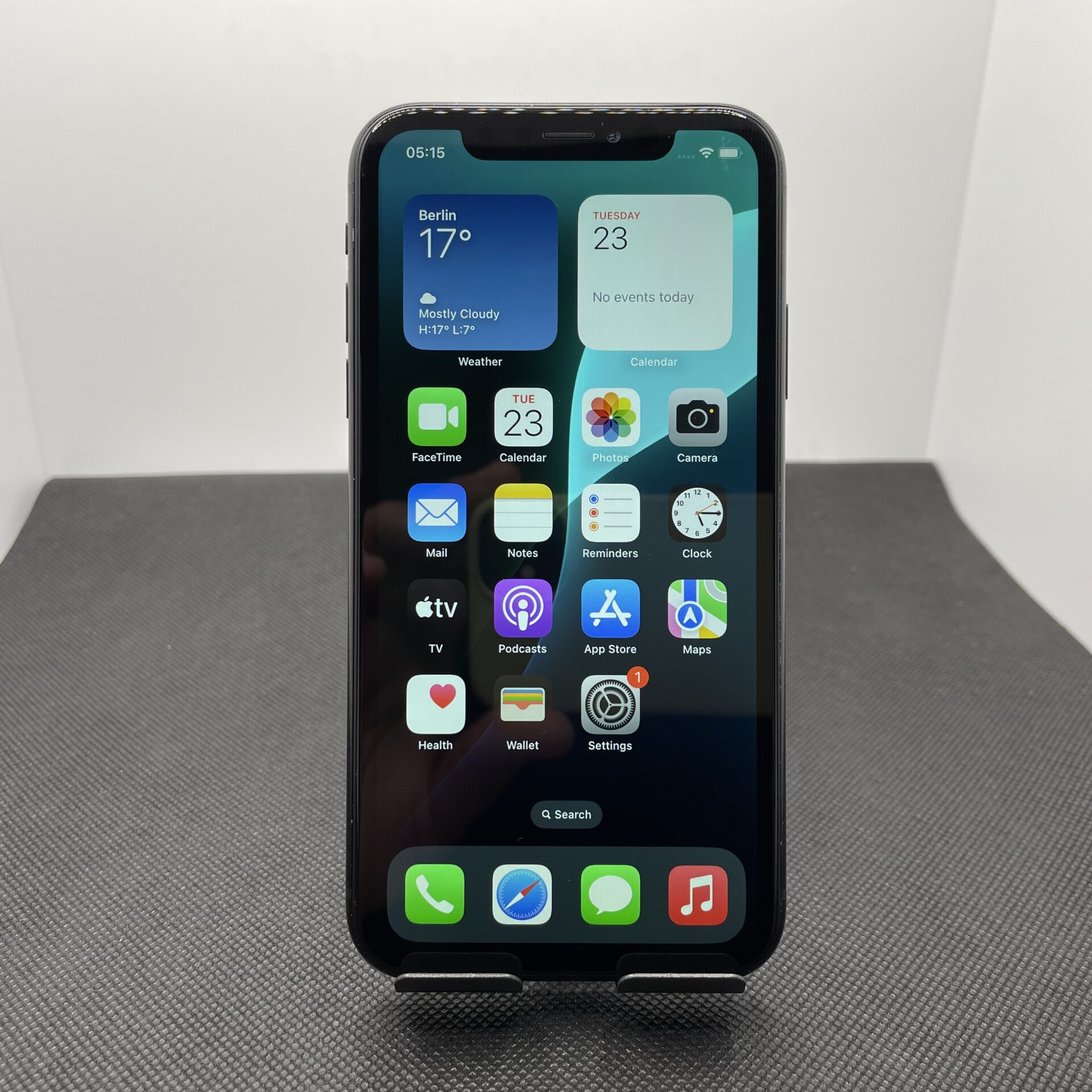 Apple iPhone XR 128GB Space Gray (3 Month Warranty) | Epic Deals SA