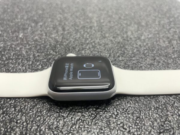 Apple Watch Series 5 40mm GPS Only Aluminium Silver (3 Month Warranty) – With White Straps - Image 6