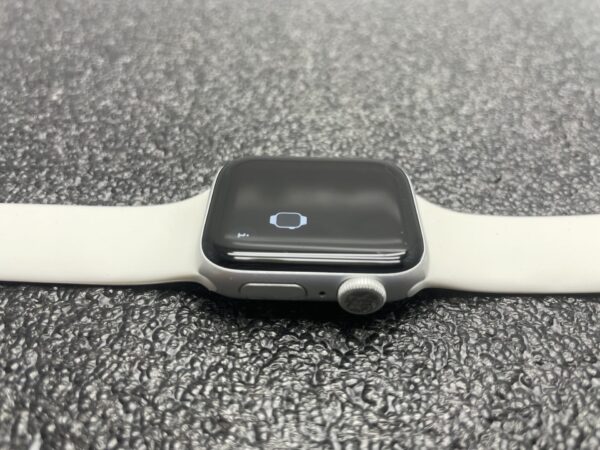 Apple Watch Series 5 40mm GPS Only Aluminium Silver (3 Month Warranty) – With White Straps - Image 5