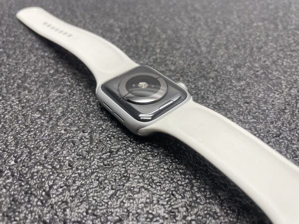 Apple Watch Series 5 40mm GPS Only Aluminium Silver (3 Month Warranty) – With White Straps - Image 7