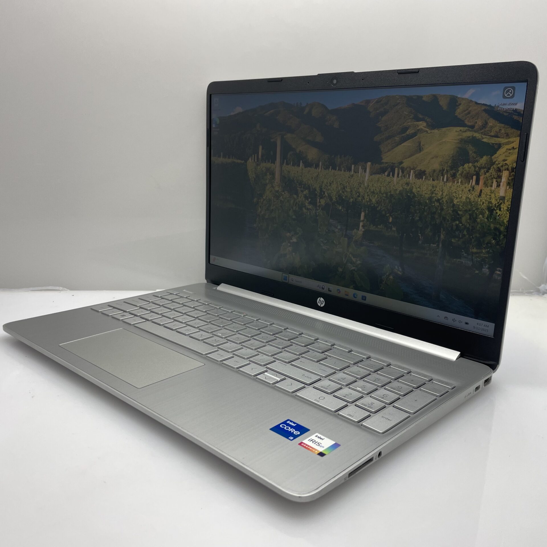 HP 15s-fq4009ni 11th Gen "Core i5" 2.50GHz 8GB RAM 512GB SSD (NVMe) Silver (3 Month Warranty) - Bright Spots - Image 4