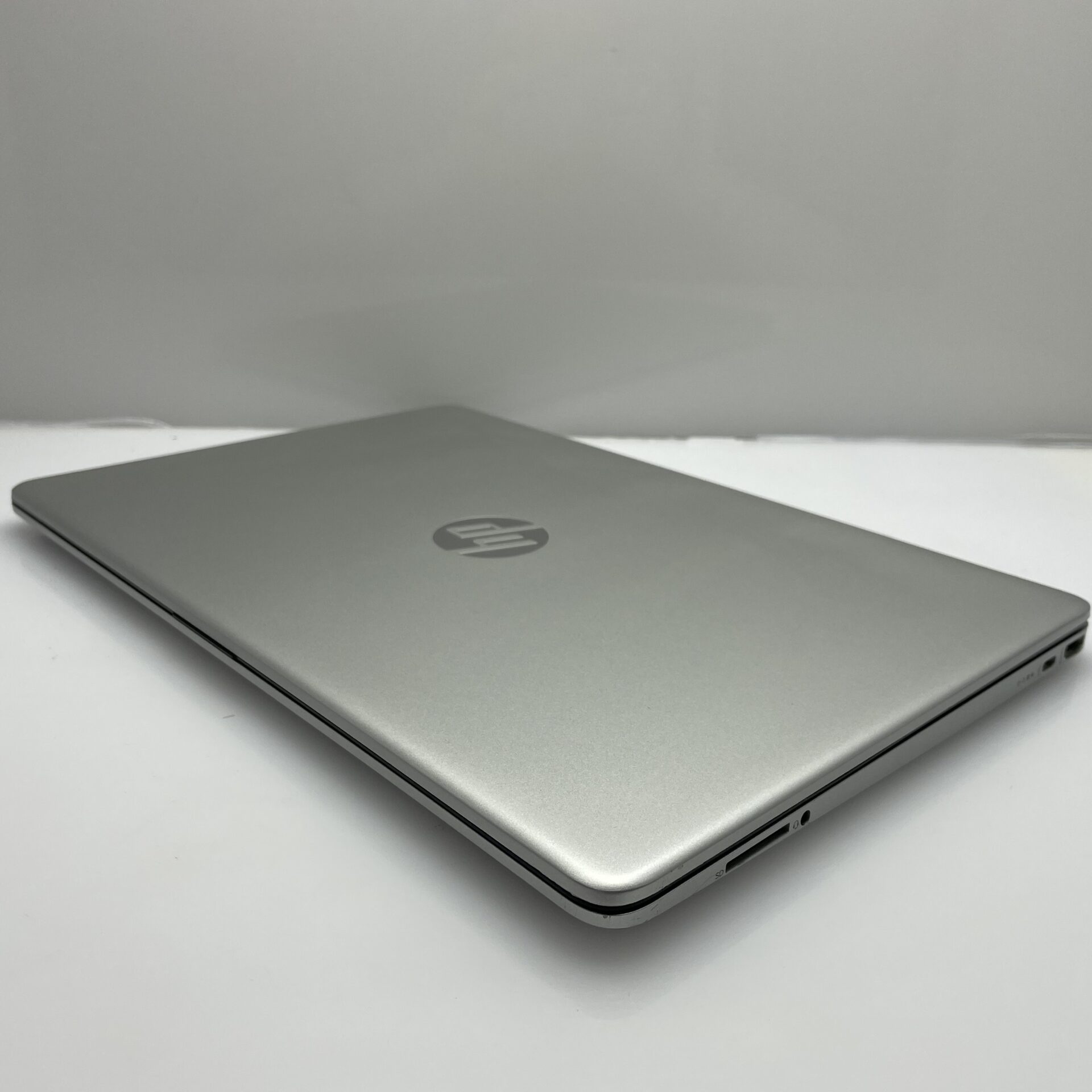 HP 15s-fq4009ni 11th Gen "Core i5" 2.50GHz 8GB RAM 512GB SSD (NVMe) Silver (3 Month Warranty) - Bright Spots - Image 5