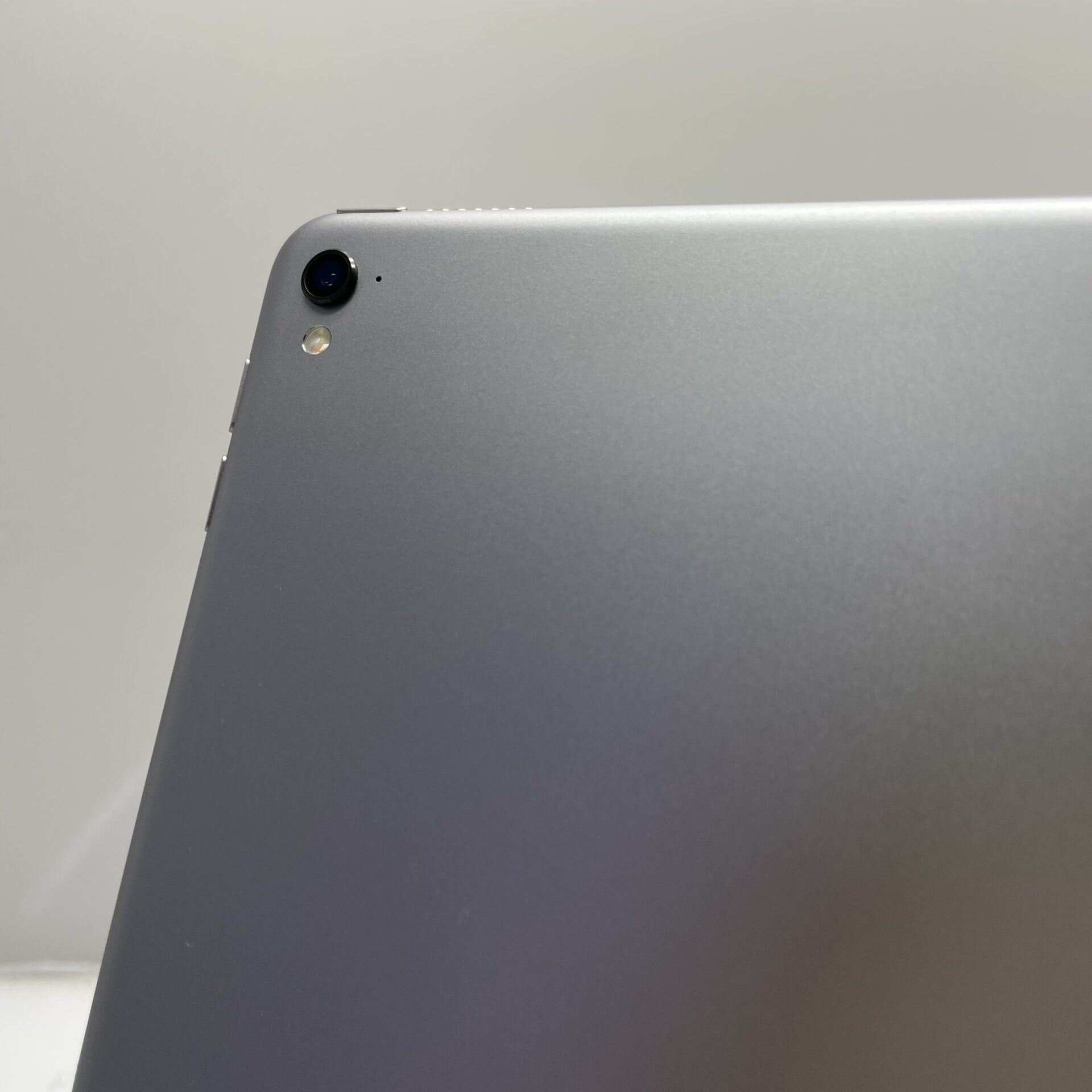 Apple iPad Pro 9.7