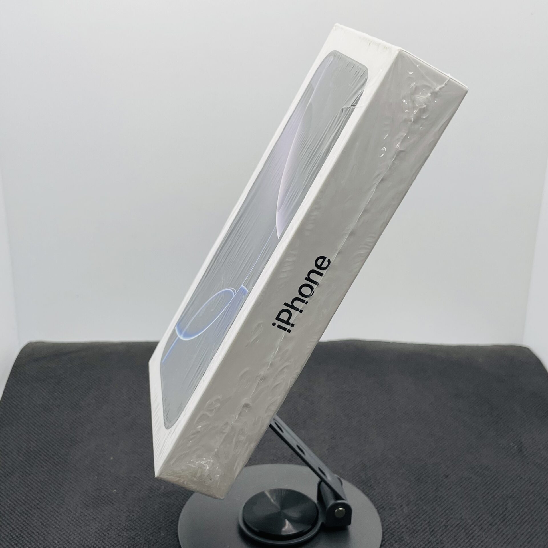 Apple iPhone 16 Pro 128GB Black Titanium – Sealed - Image 4