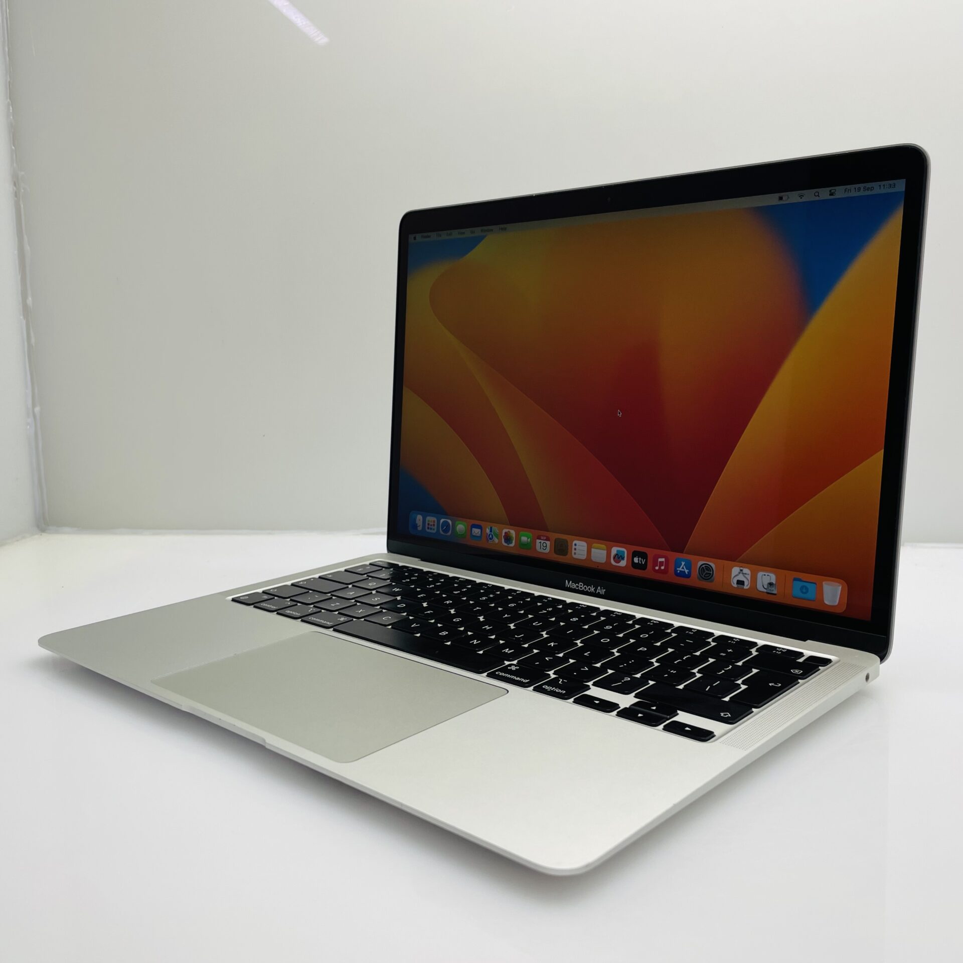 Apple MacBook Air “M1” 13-Inch 7 GPU/8 CPU (2020) 8GB RAM 256GB