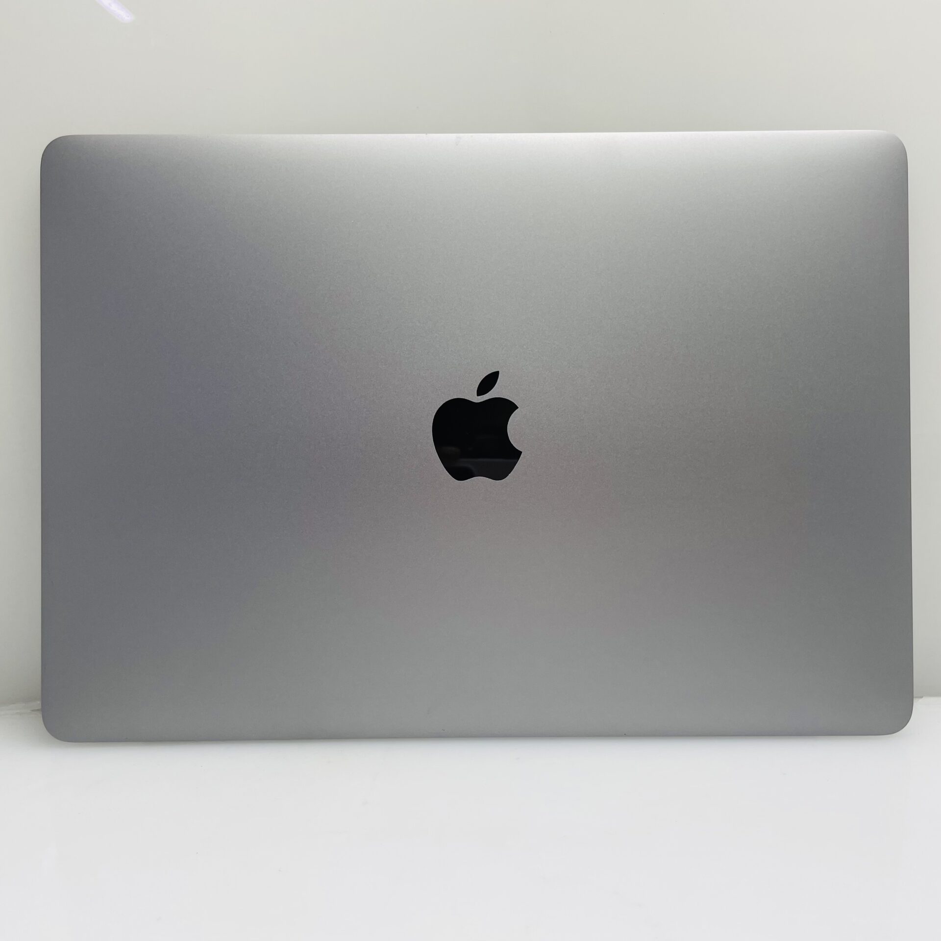 Apple MacBook Air “M1” 13-Inch 7 GPU/8 CPU (2020) 8GB RAM 256GB SSD Space Gray/Silver (12 Month Warranty) - Image 2