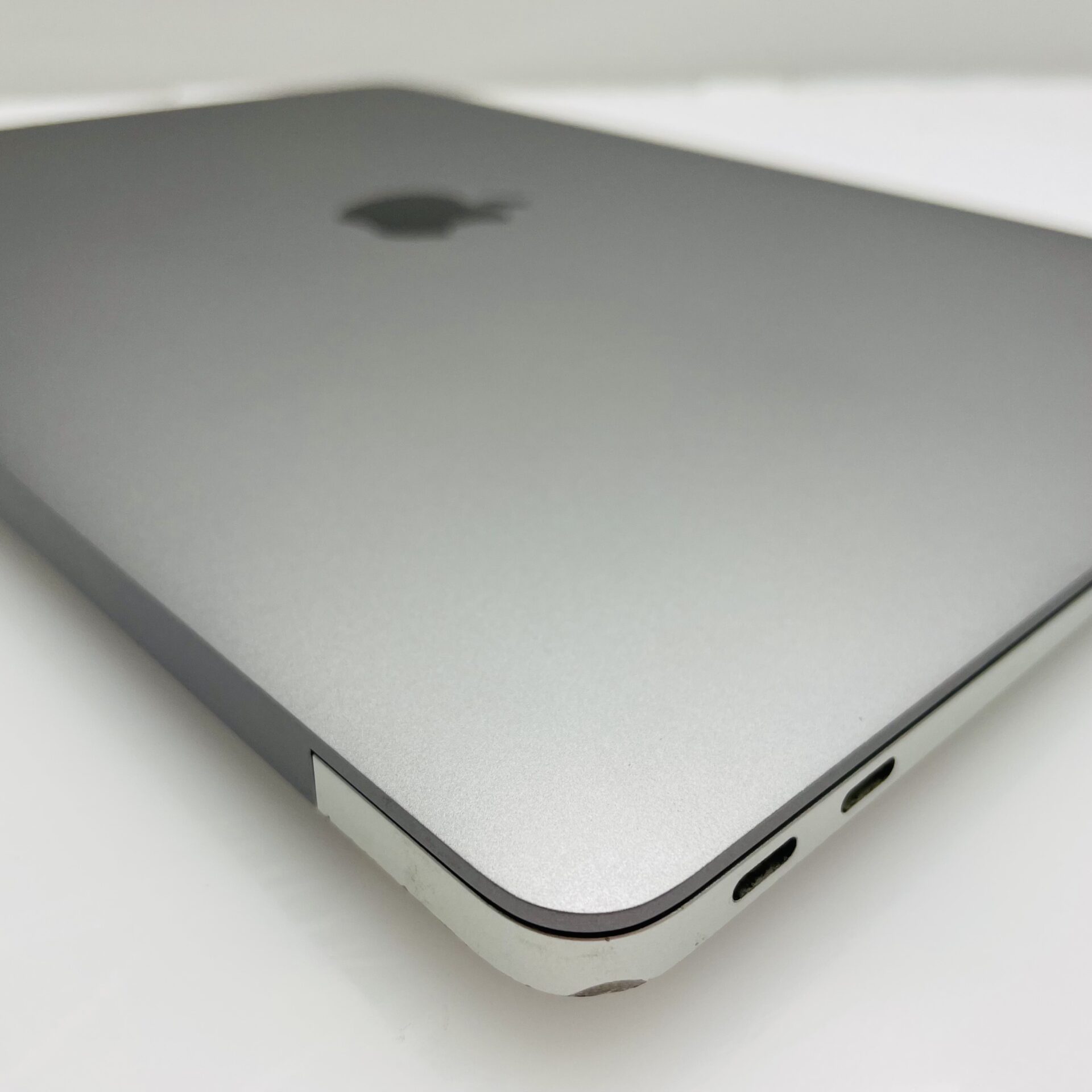 Apple MacBook Air “M1” 13-Inch 7 GPU/8 CPU (2020) 8GB RAM 256GB SSD Space Gray/Silver (12 Month Warranty) - Image 6