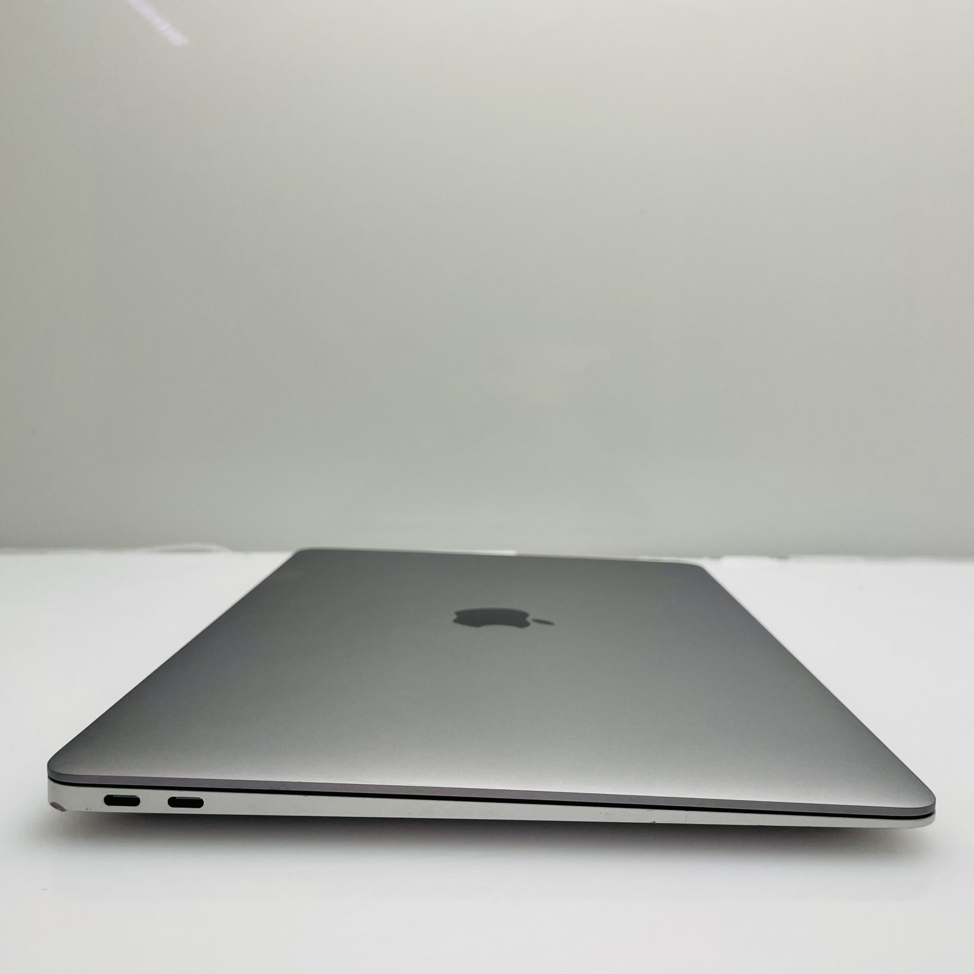 Apple MacBook Air “M1” 13-Inch 7 GPU/8 CPU (2020) 8GB RAM 256GB SSD Space Gray/Silver (12 Month Warranty) - Image 7
