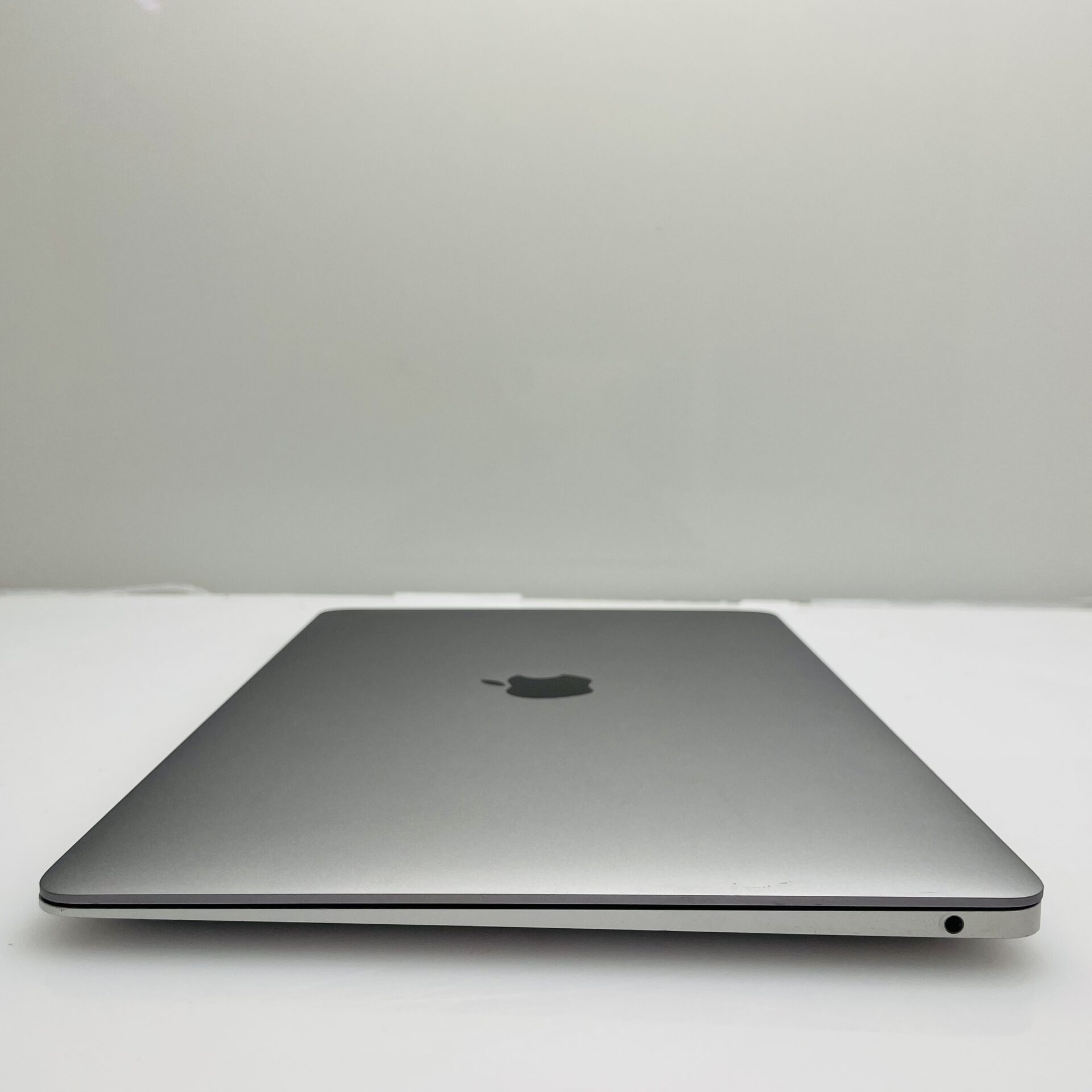 Apple MacBook Air “M1” 13-Inch 7 GPU/8 CPU (2020) 8GB RAM 256GB SSD Space Gray/Silver (12 Month Warranty) - Image 10