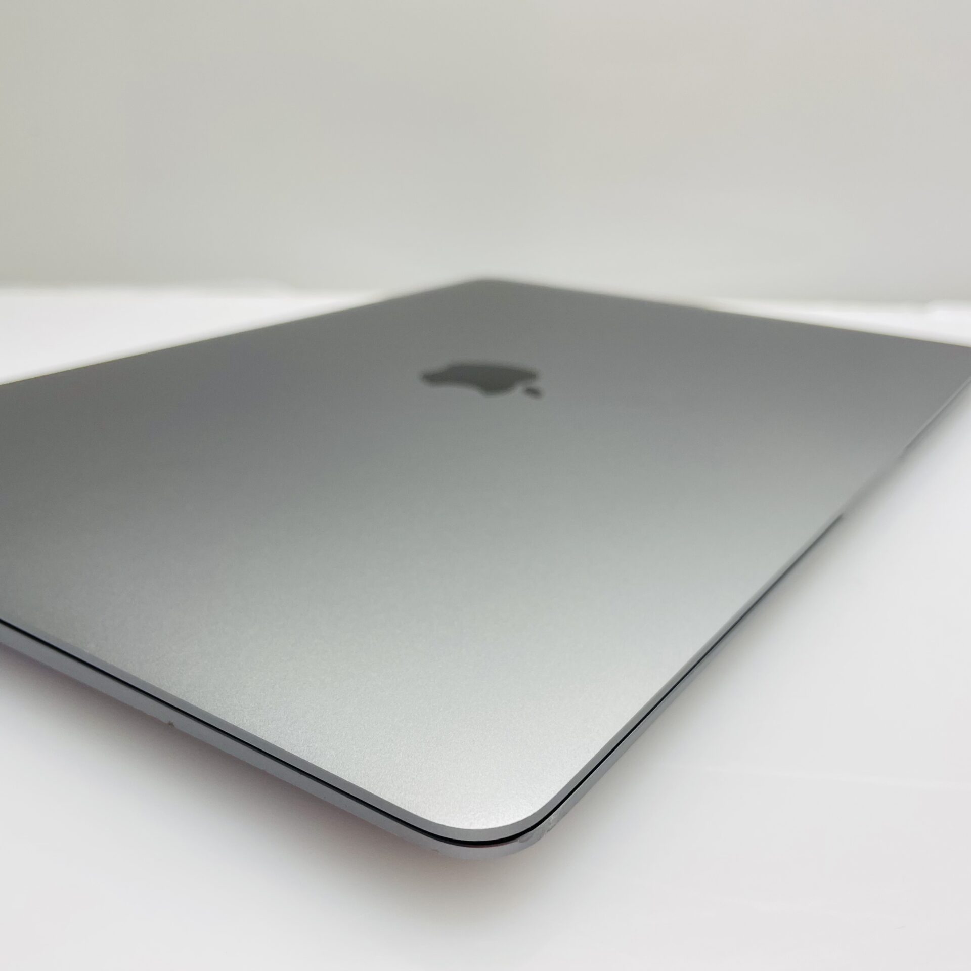 Apple MacBook Air “M1” 13-Inch 7 GPU/8 CPU (2020) 8GB RAM 256GB SSD Space Gray (12 Month Warranty) - Image 8
