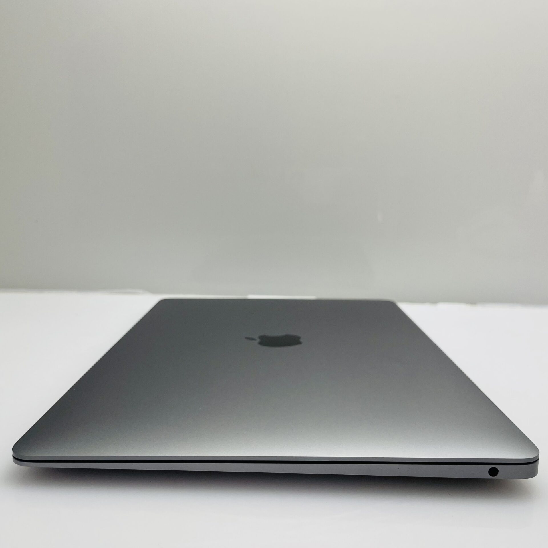 Apple MacBook Air “M1” 13-Inch 7 GPU/8 CPU (2020) 8GB RAM 256GB SSD Space Gray (12 Month Warranty) - Image 10