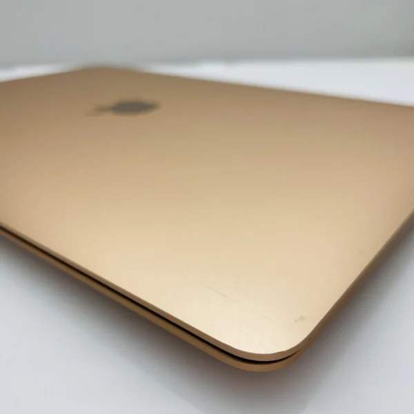 Apple MacBook Air “M1” 13-Inch 7 GPU/8 CPU (2020) 8GB RAM 256GB