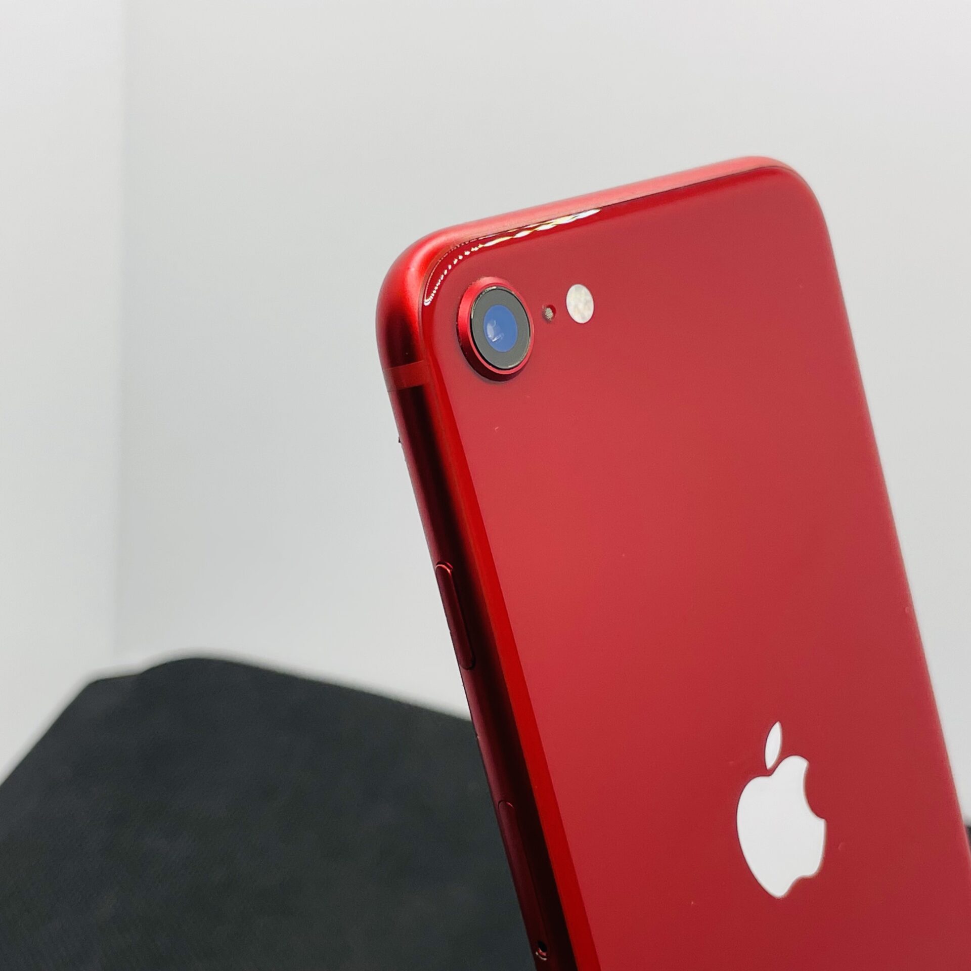 Apple iPhone SE (2022) 64GB Product Red (3 Month Warranty) - Image 10