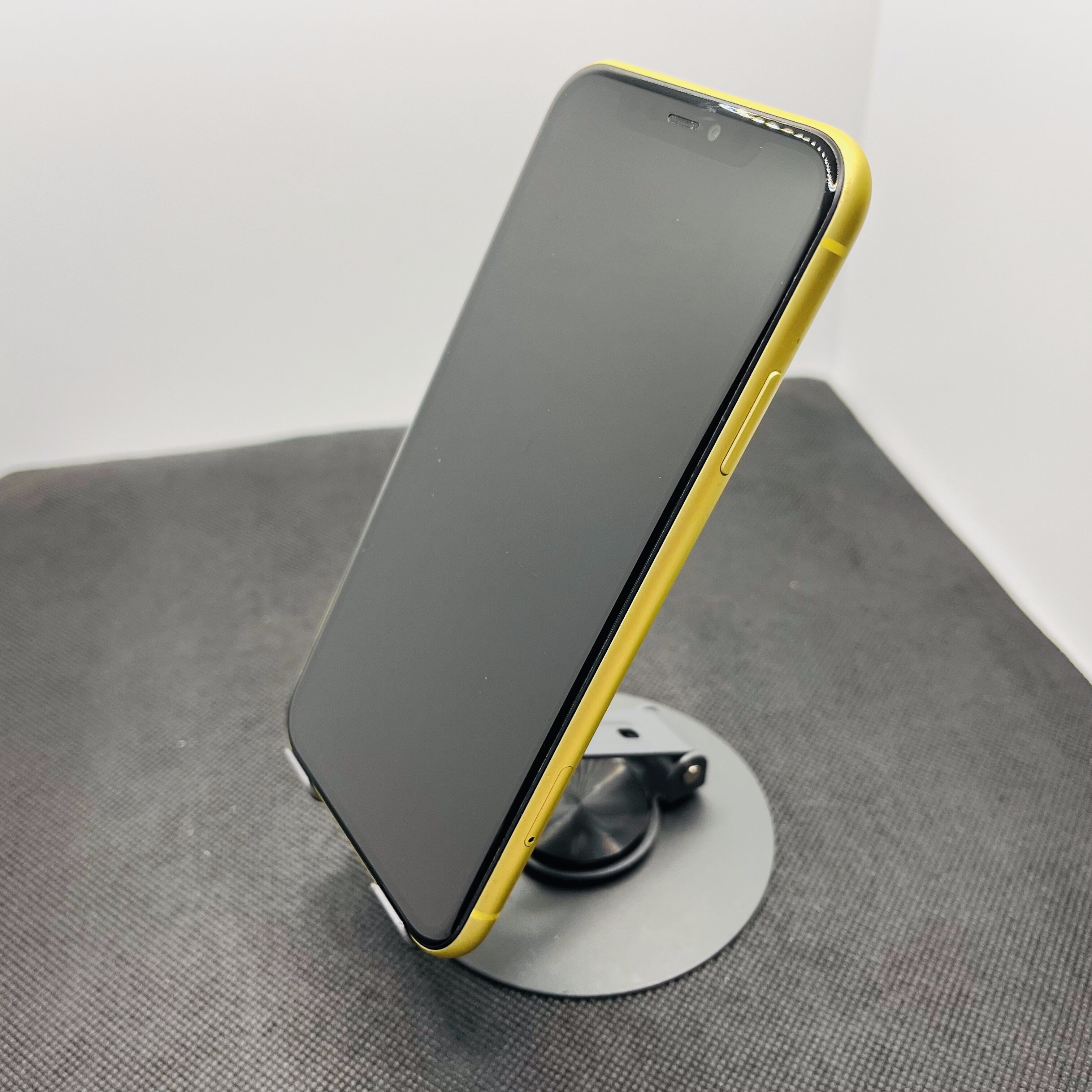 Apple iPhone 11 64GB Yellow (6 Month Warranty) | Epic Deals SA
