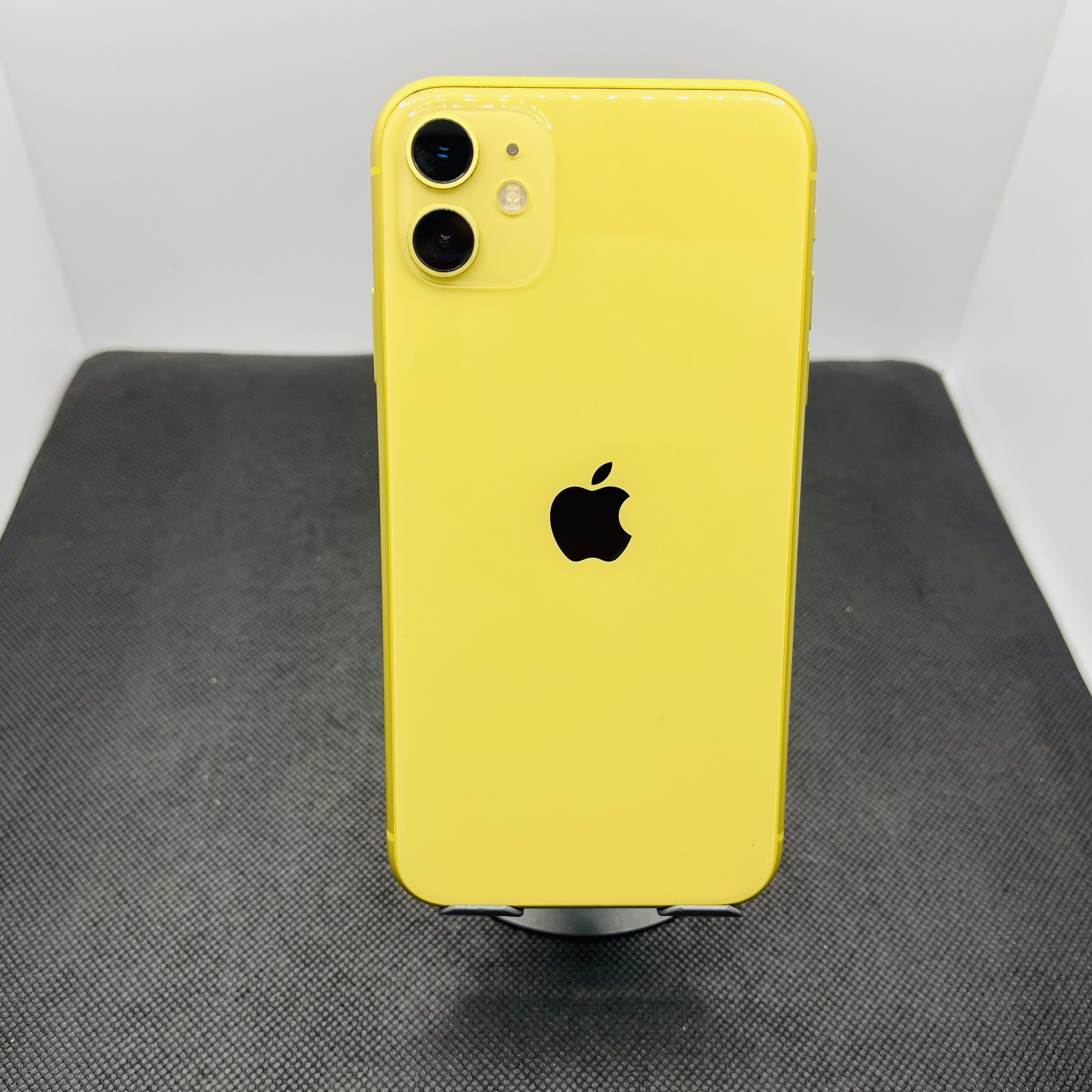 Apple iPhone 11 64GB Yellow (6 Month Warranty) | Epic Deals SA