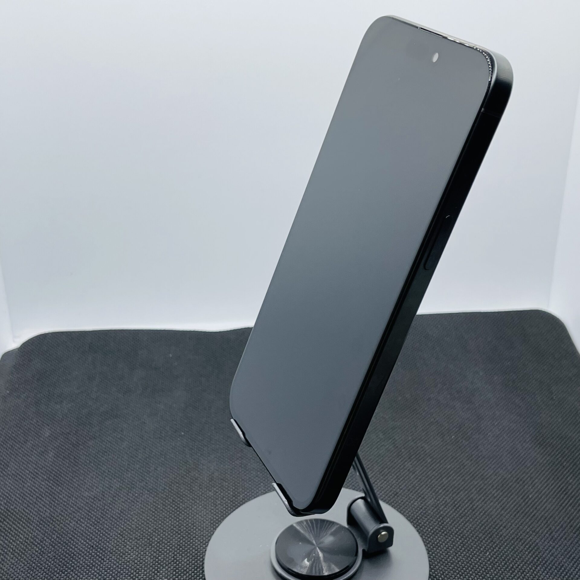 Apple iPhone 15 Pro Max 256GB Black Titanium (12 Month Warranty) - Minor Bright Spots - Image 7