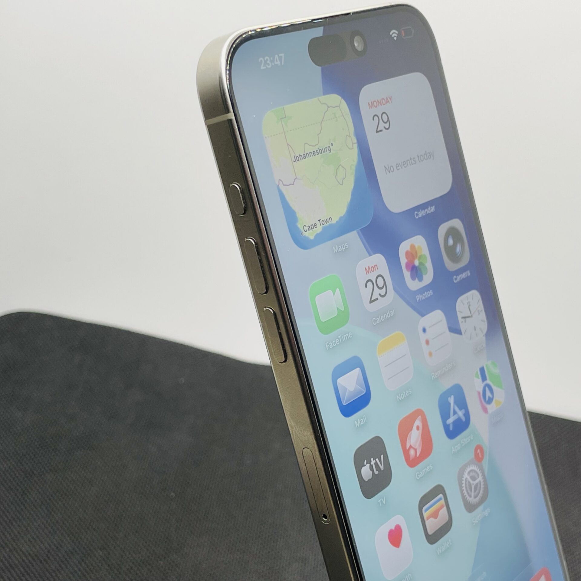 Apple iPhone 15 Pro Max 256GB Natural Titanium (12 Month Warranty) - Image 4