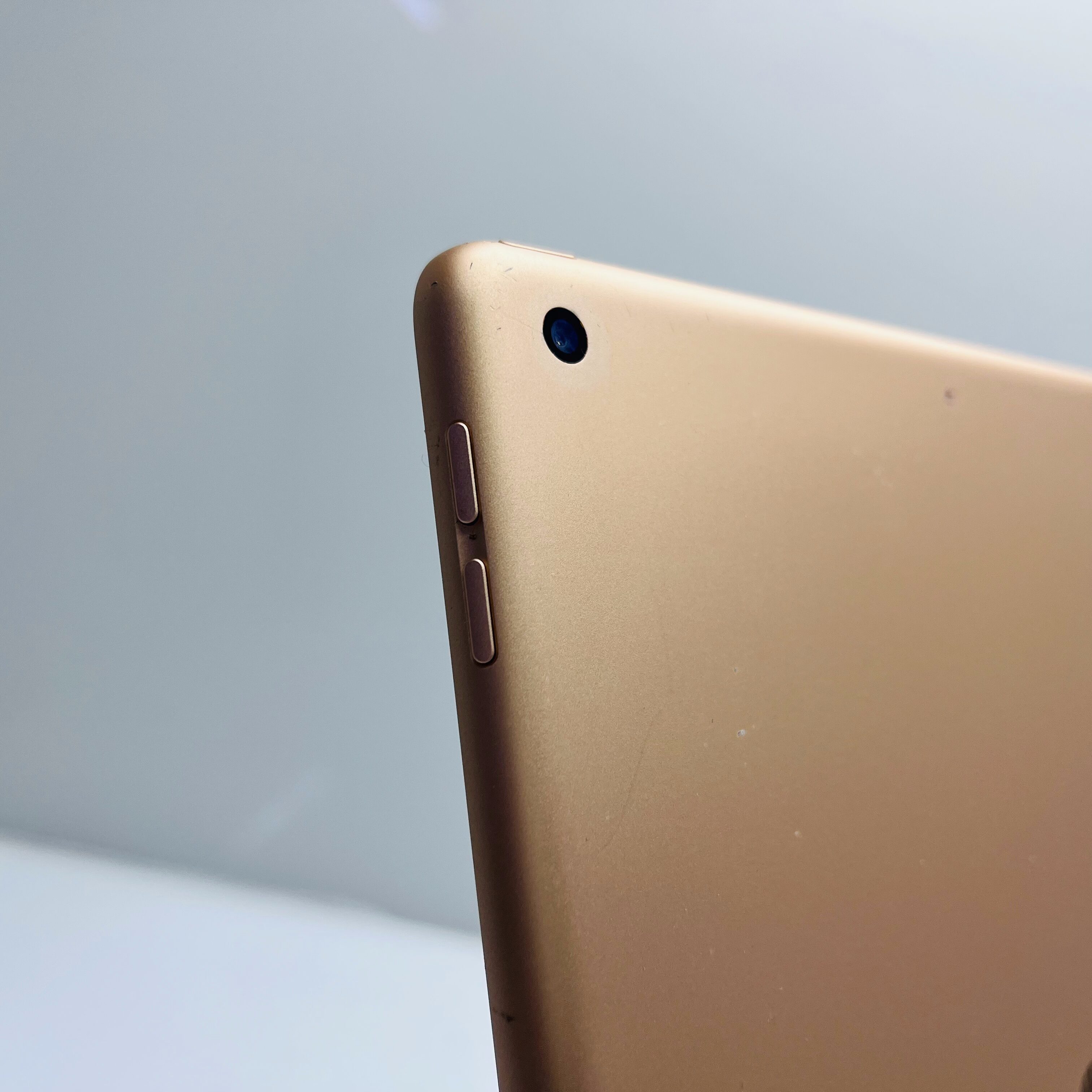Apple iPad 10.2″ 7th Gen 32GB (Wifi Only) Gold - No Touch ID
