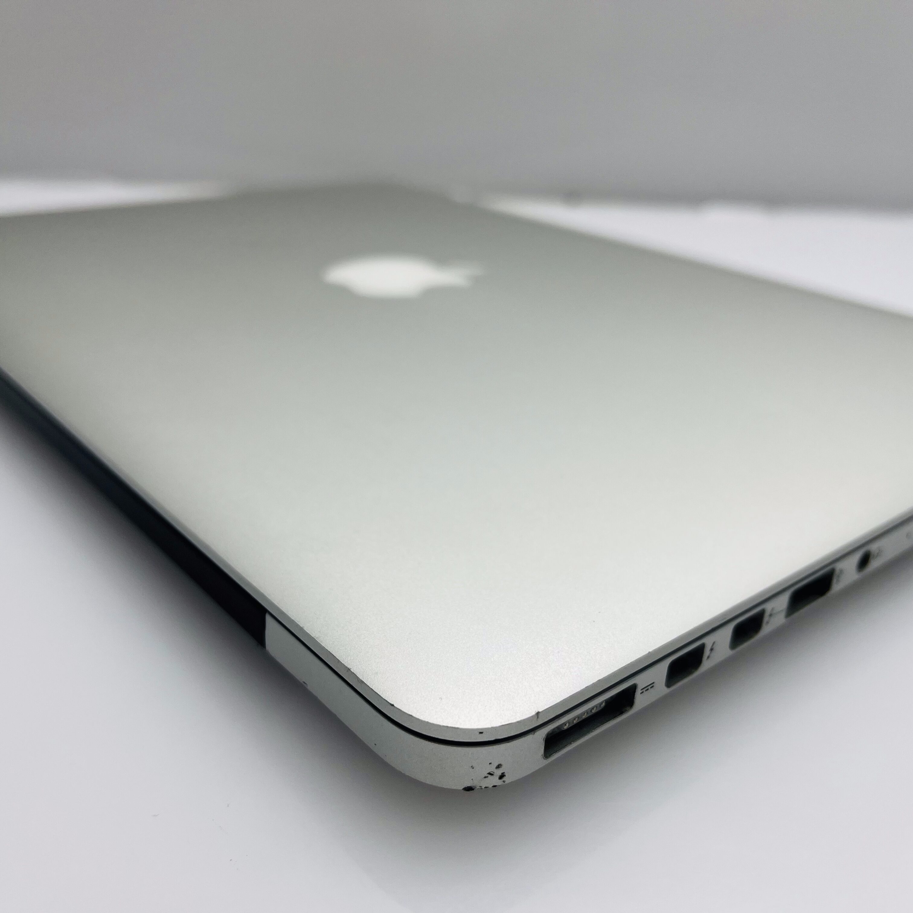 MacBook Pro 13-Inch “Core i5” 2.60GHz (Mid 2014) 8GB RAM 128GB SSD