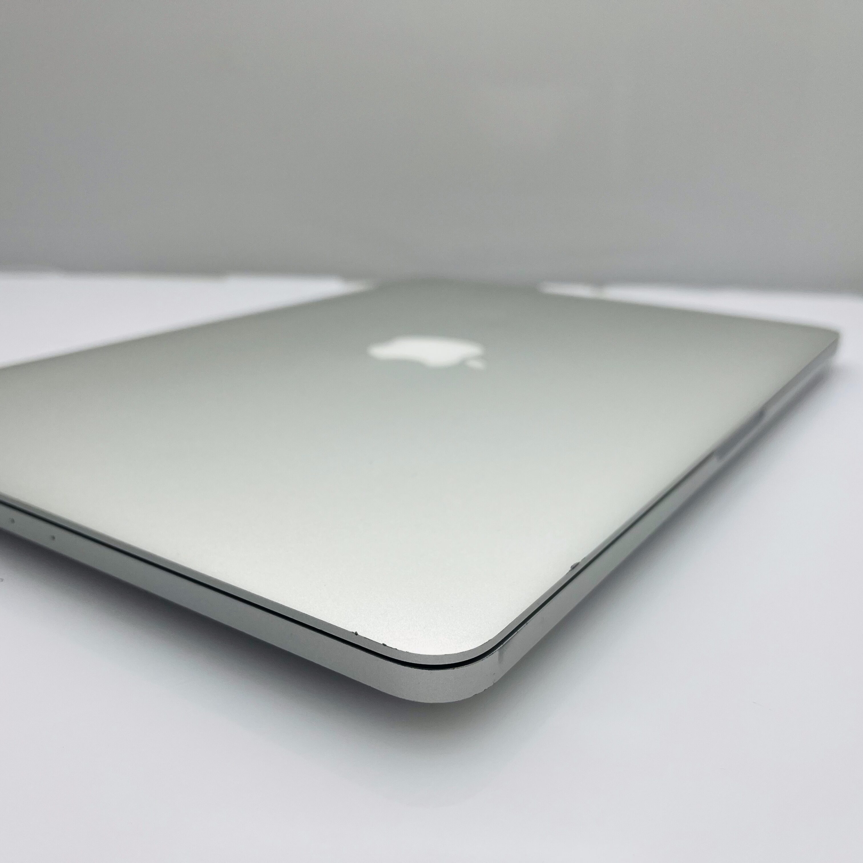 MacBook Pro 13-Inch “Core i5” 2.60GHz (Mid 2014) 8GB RAM 128GB SSD