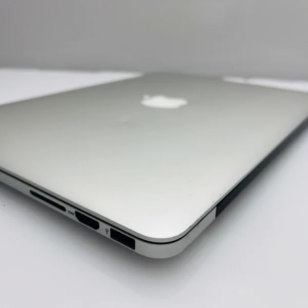 MacBook Pro 13-Inch “Core i5” 2.60GHz (Mid 2014) 8GB RAM 128GB SSD